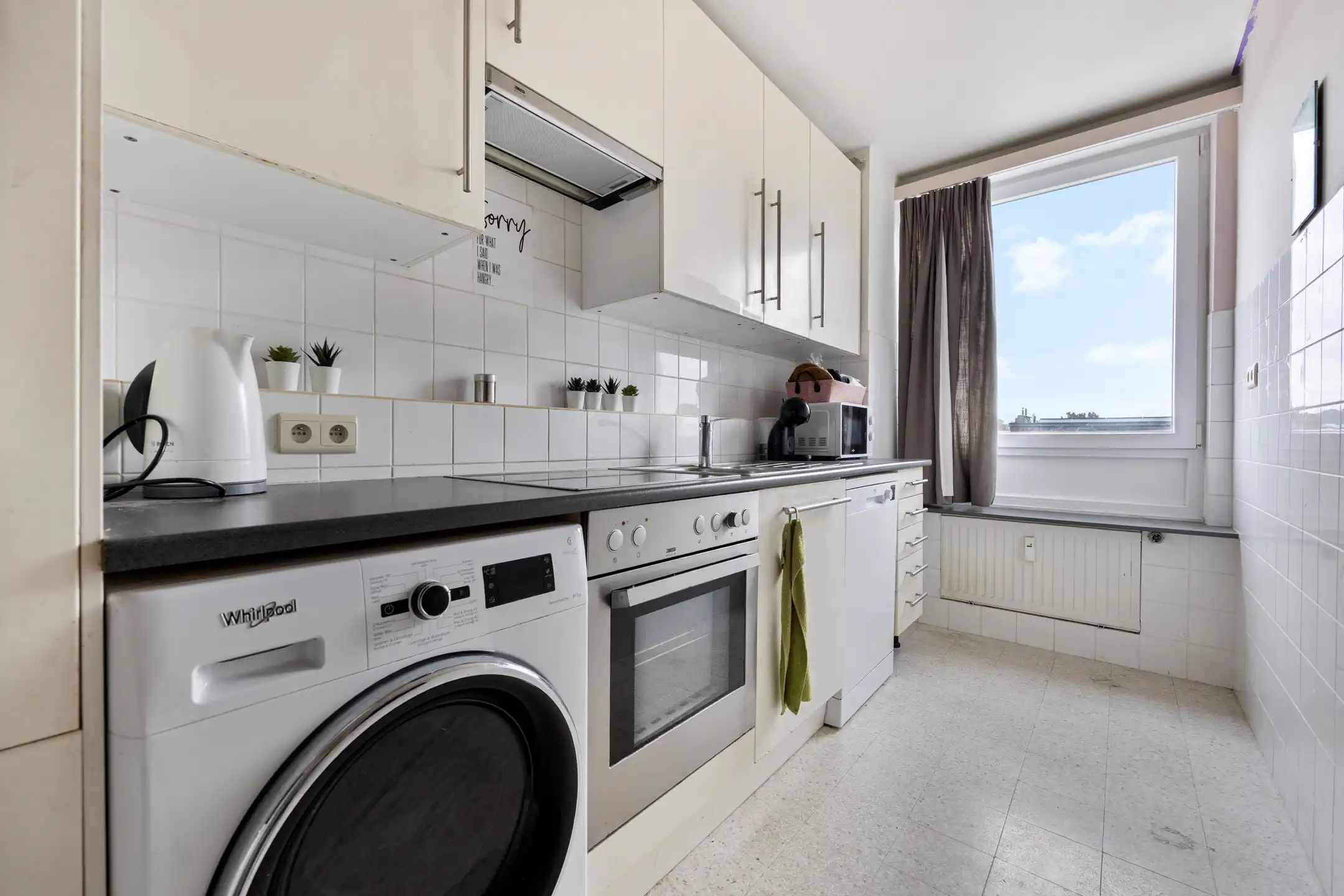 goed gelegen appartement met 2 slaapkamers, terras en garage foto 6