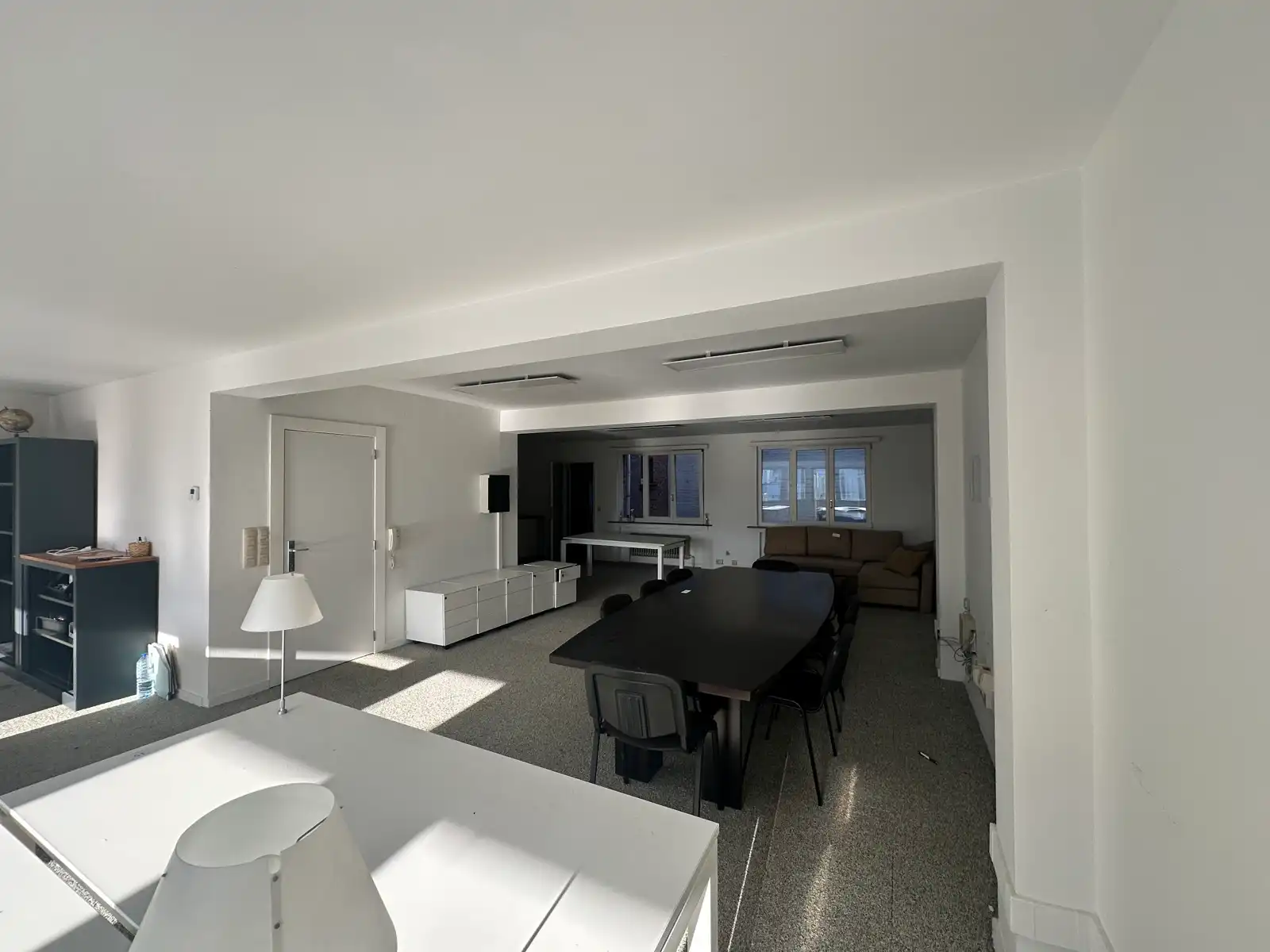 Lichtrijk kantoor van 100 m² te huur in Bredastraat foto 4