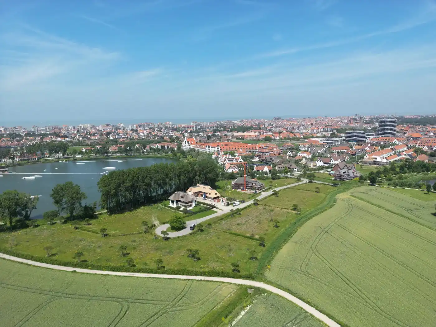 GOLFLOT:   bouwperceel met open zicht rechtstreeks op toekomstige golf van Duinenwater.  foto 3