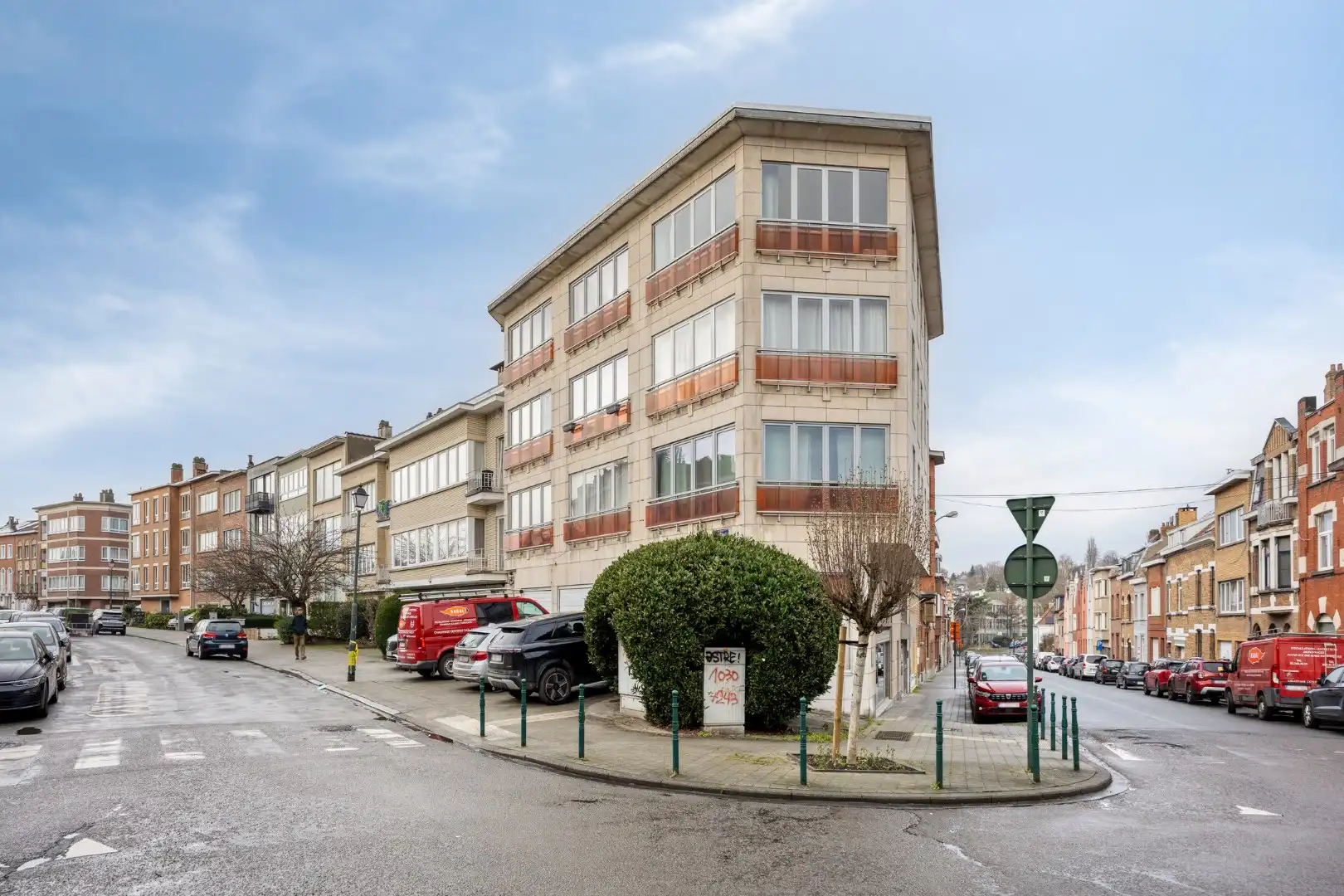 Verzorgd appartement met lift, 2 slaapkamers, garage en kelder foto 24