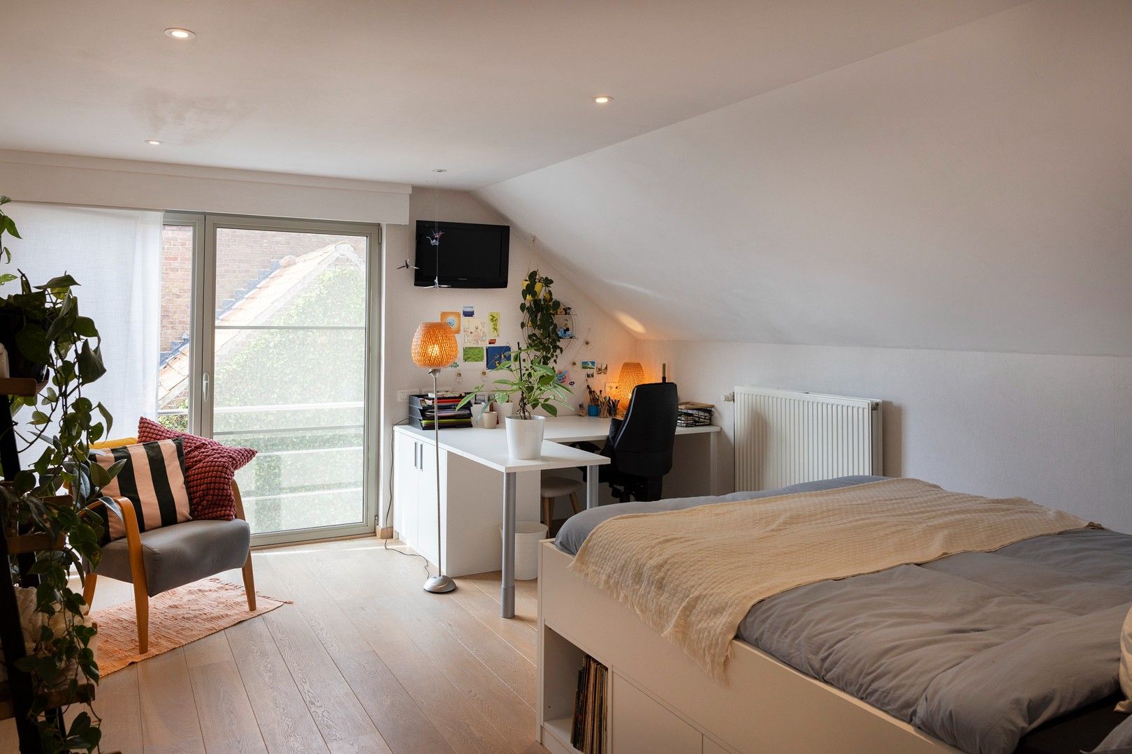 Alleenstaande woning met mogelijke praktijkruimte. foto 12