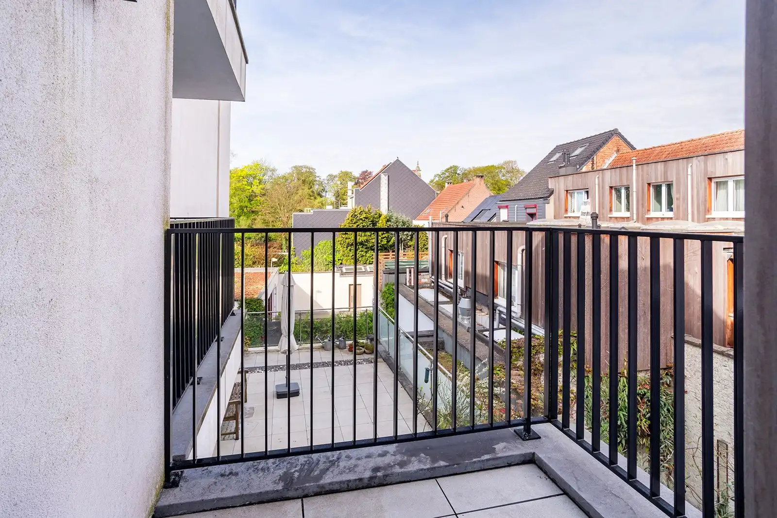 Slim wonen of zorgeloos investeren – stijlvolle nieuwbouwstudio met terras in Boechout foto 17