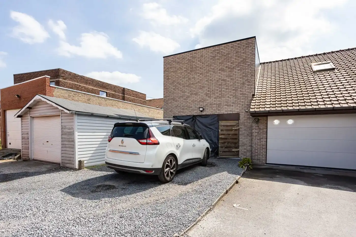 Verrassend ruime, instapklare woning in Zwevegem foto 17