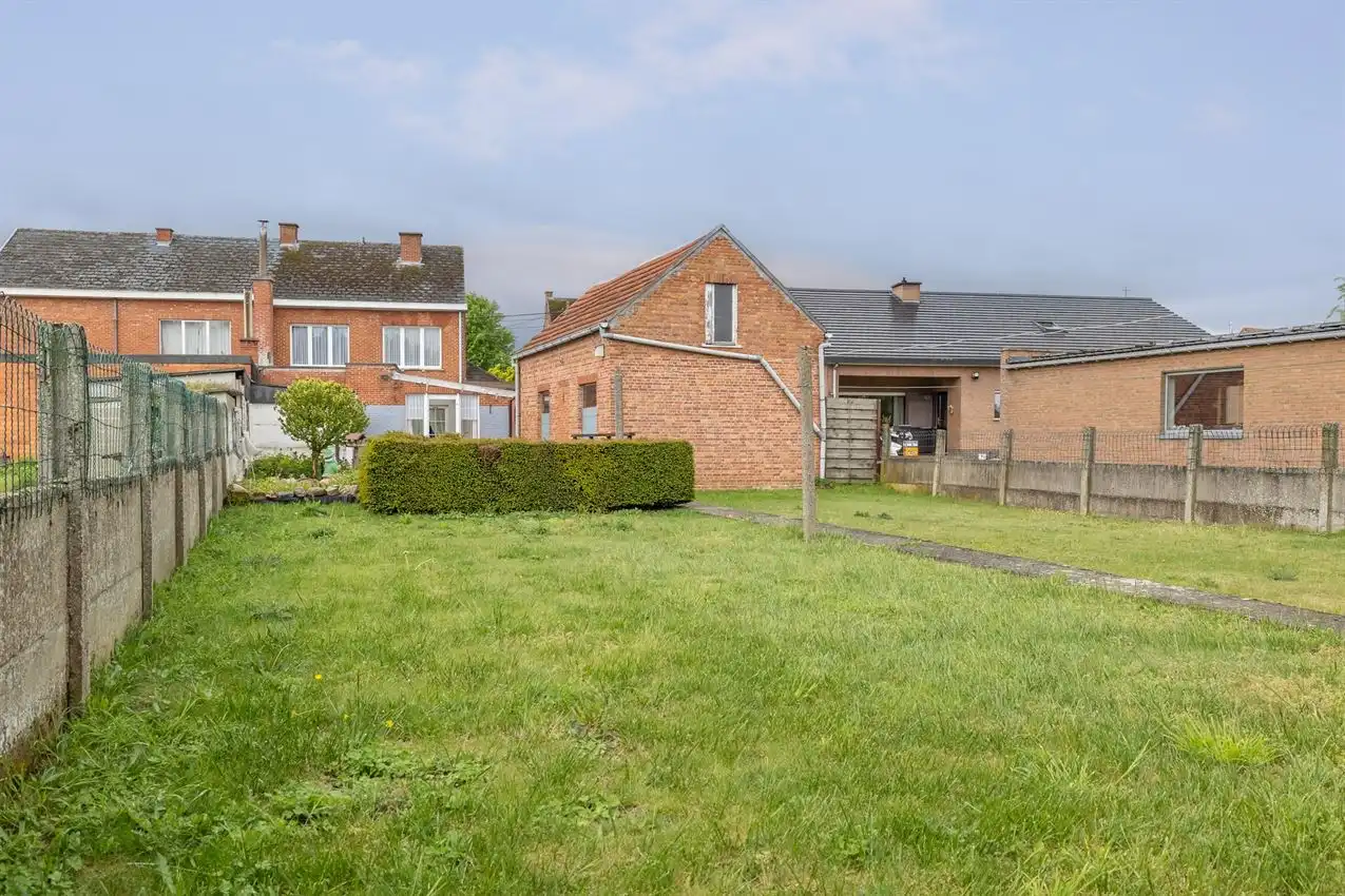 Woning met 3 slaapkamers, veranda en ruime tuin foto 13