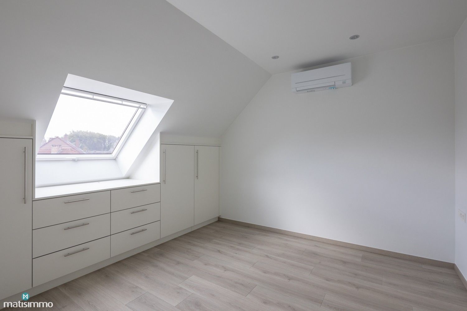 NIEUWBOUWDUPLEXAPPARTEMENT VOORZIEN VAN ALLE COMFORT MET DRIE SLAAPKAMERS TE MOPERTINGEN foto 25