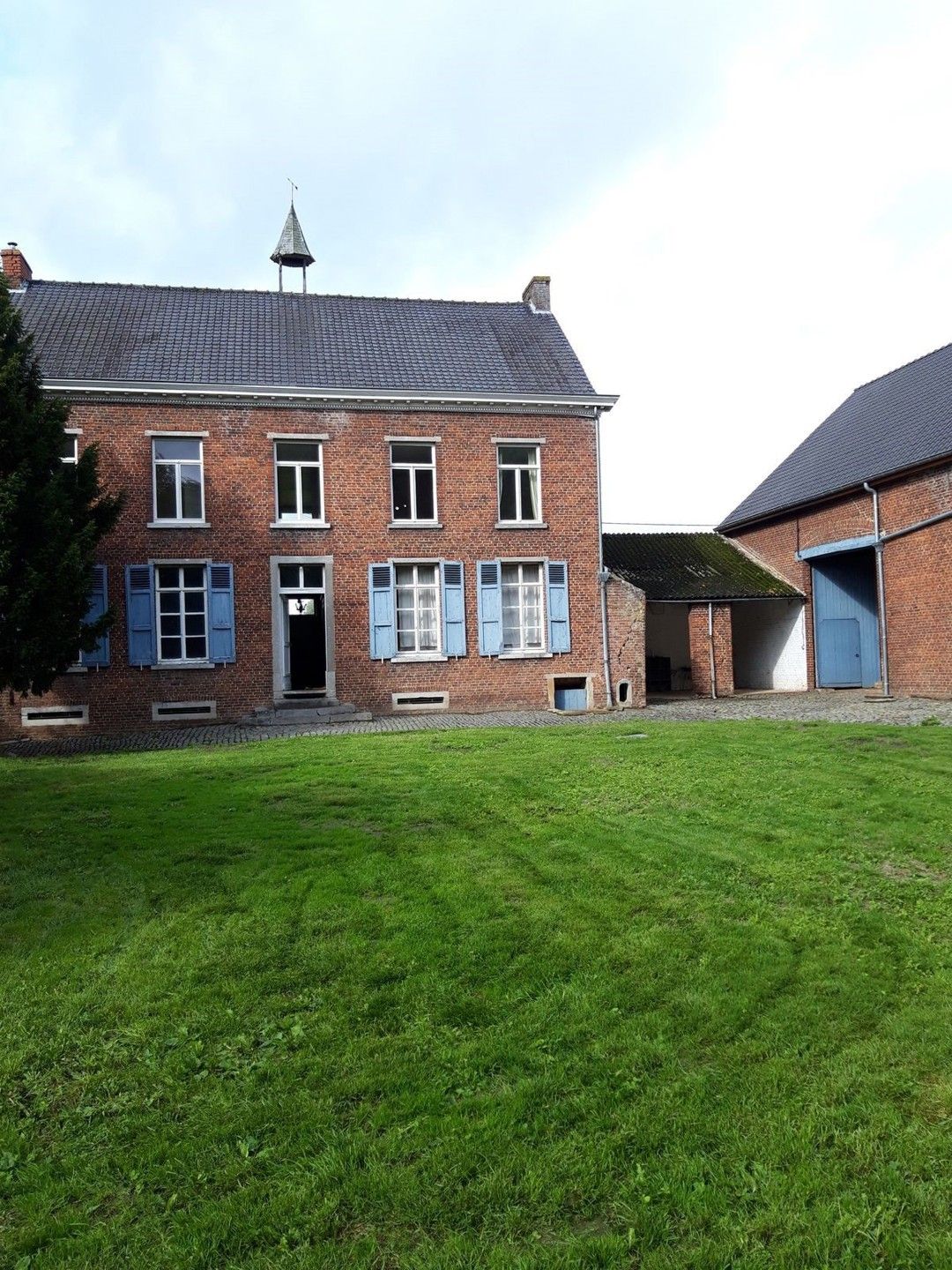 HERZELE - Unieke gerenoveerde hoeve foto 1