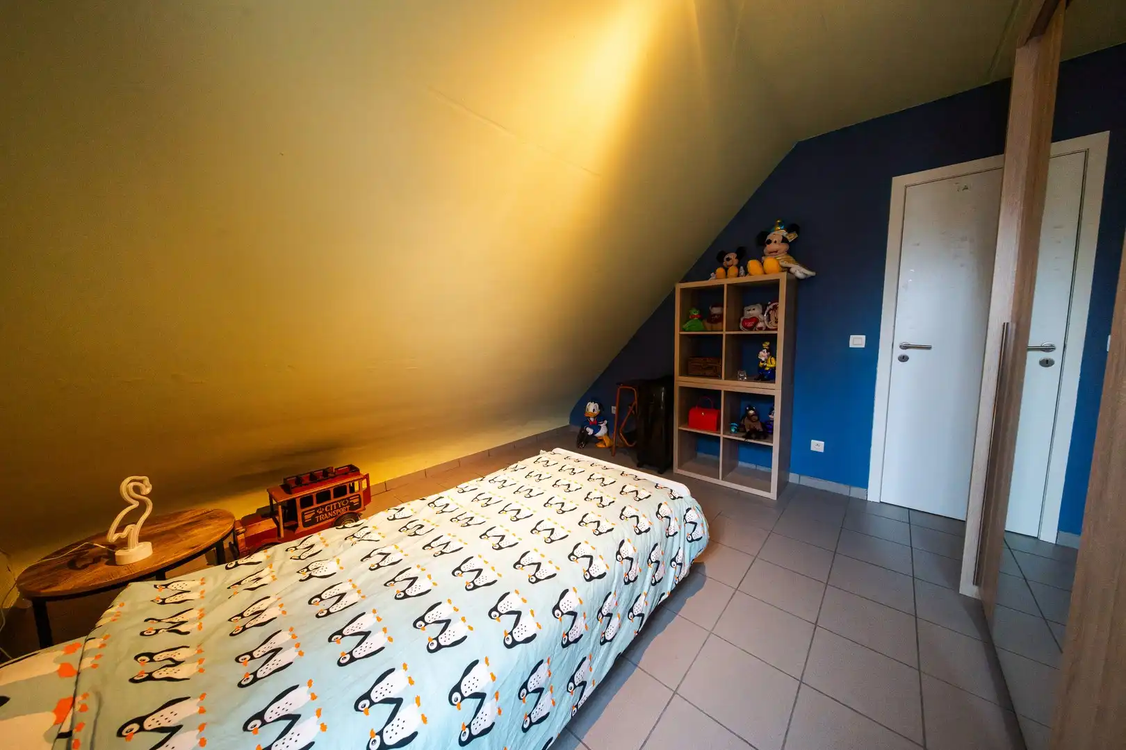 Instapklaar appartement met 3 slaapkamers, terras & zonnepanelen. foto 11