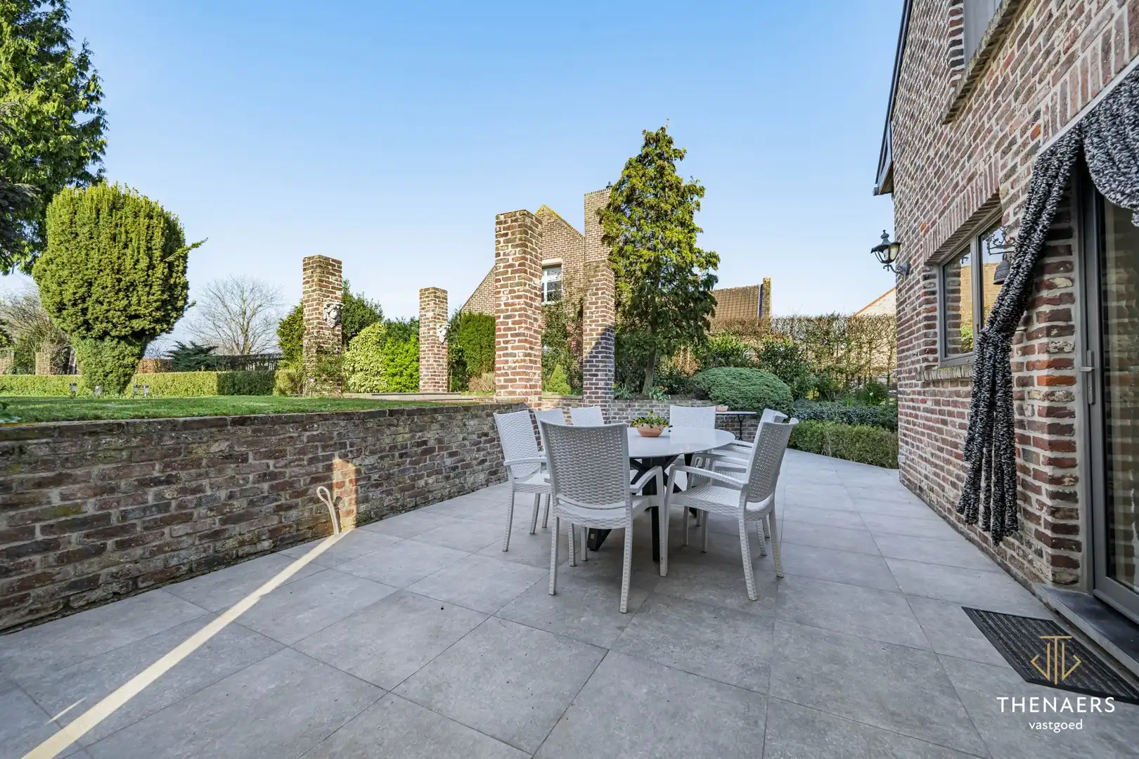 Karaktervolle en uitzonderlijk ruime woning met 5 slpks op&nbsp;een perceel van 36a 60ca. foto 40