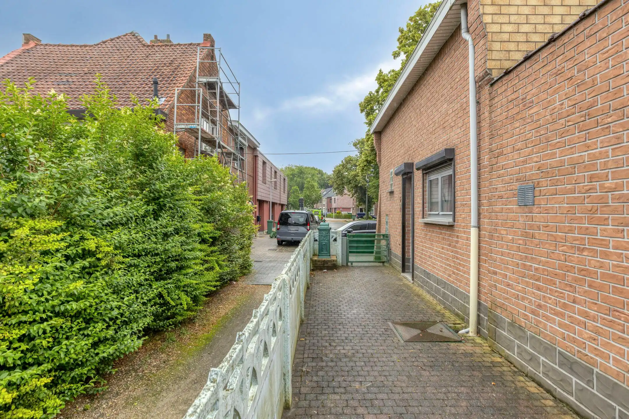 Solide driegevelwoning aan rustig pleintje in Vilvoorde. foto 27
