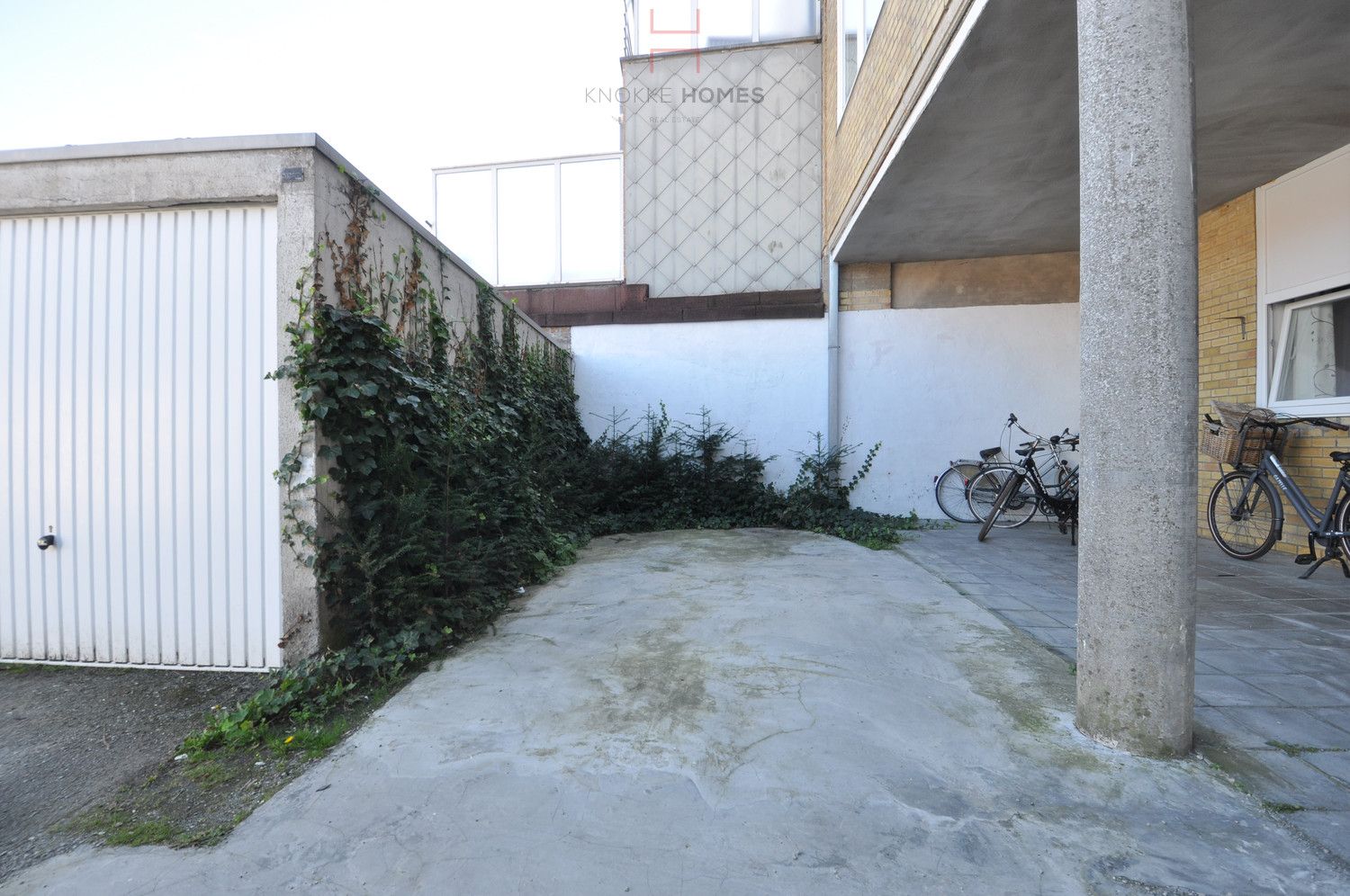 Parking te huur in het centrum van Heist foto 5