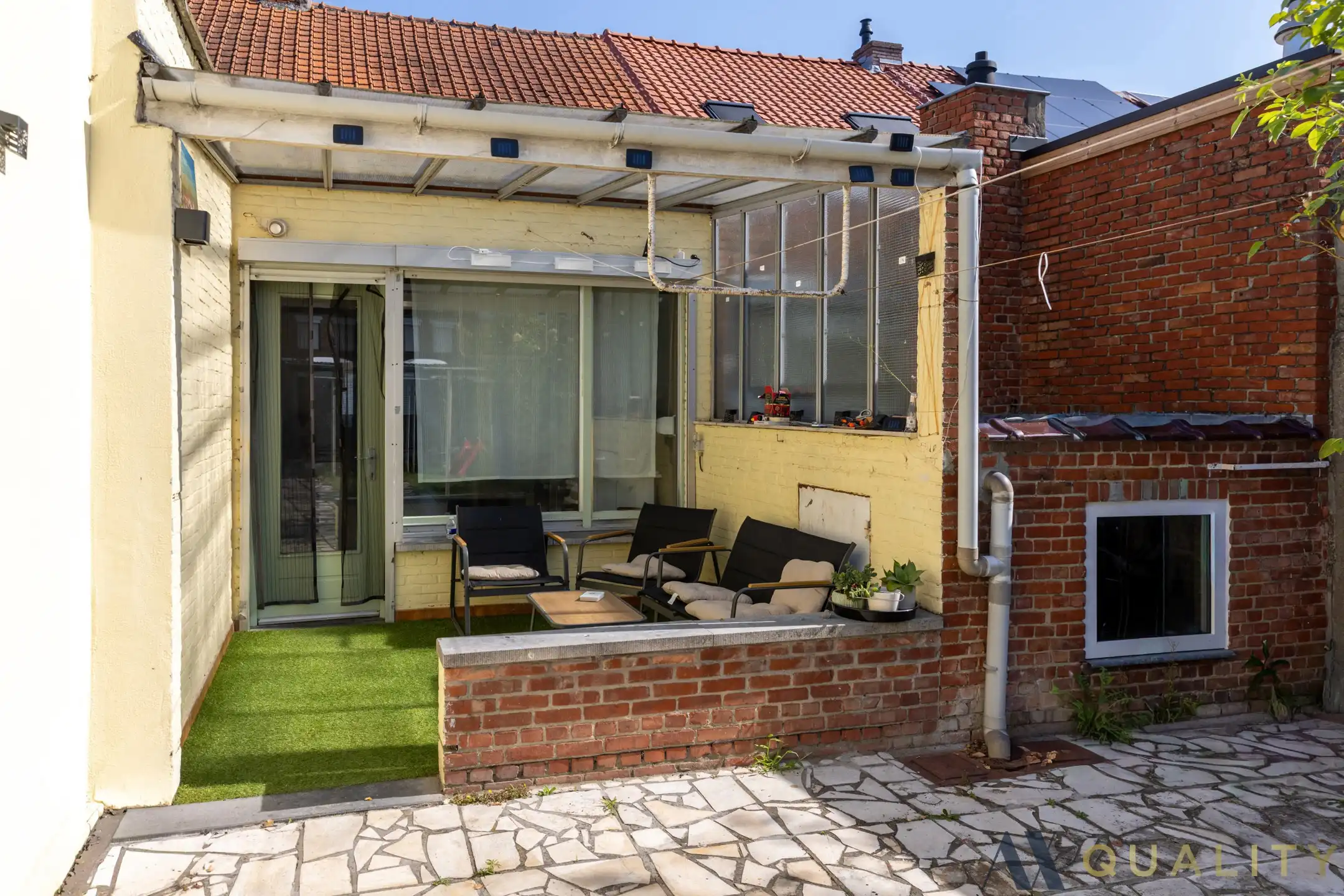 Gesloten bebouwing met tuin nabij centrum Bornem foto 8