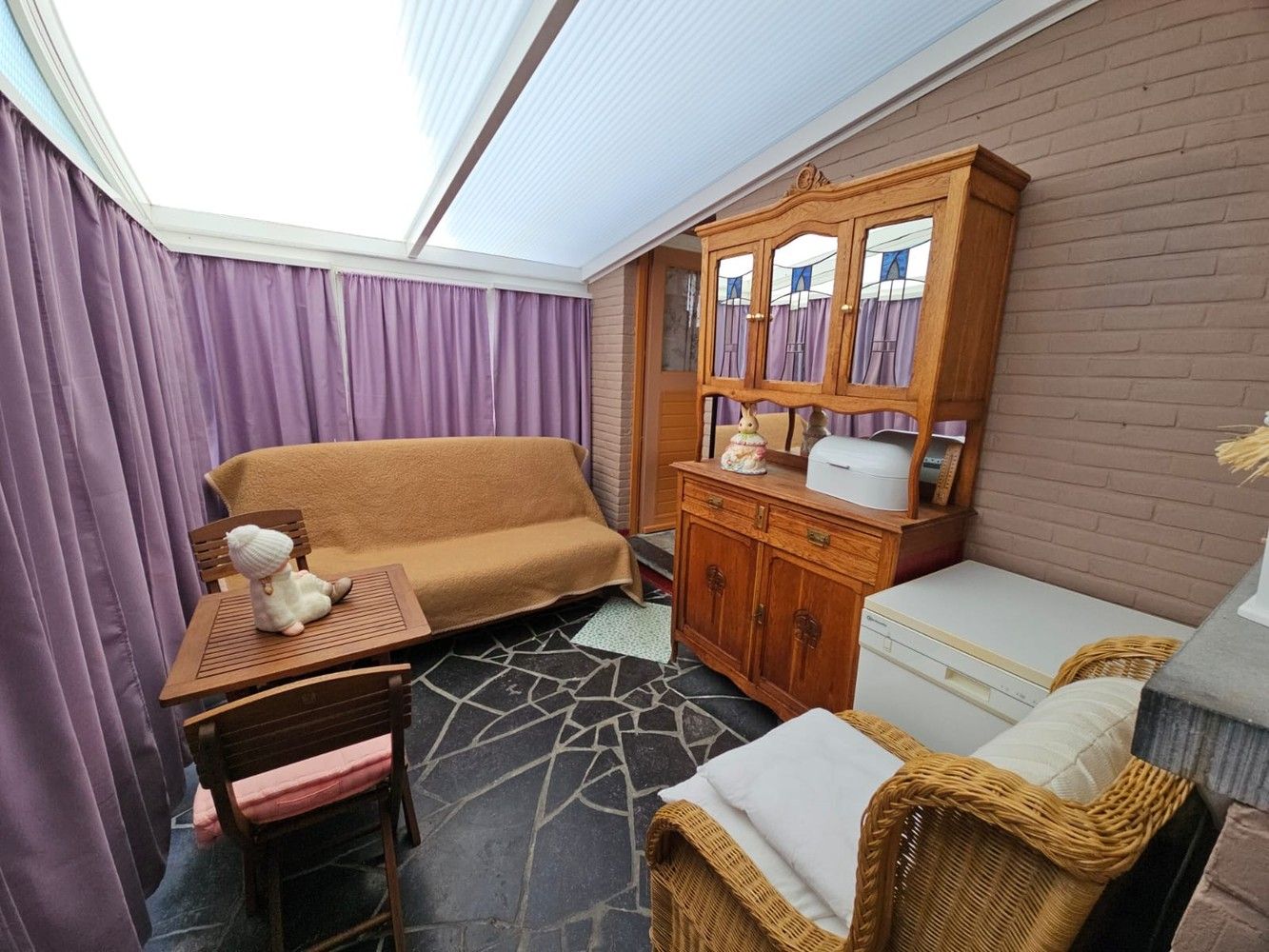 Halfopen bebouwing met garage in rustige omgeving foto 9