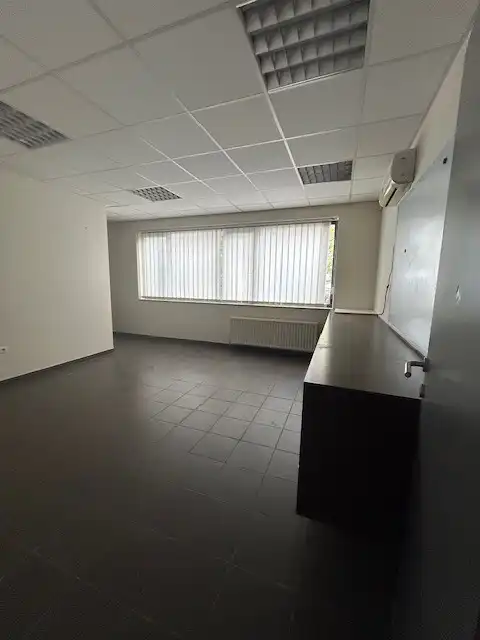 MULTI FUNCTIONEEL BEDRIJFSPAND MET KANTOREN EN APPARTEMENT foto 21