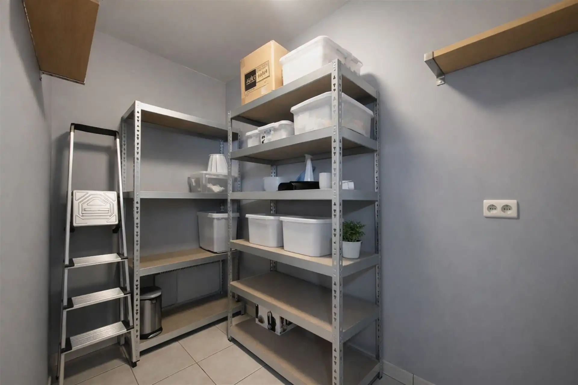 Instapklaar duplex appartement met terras en ondergrondse garage op steenworp van Hasselt centrum foto 15