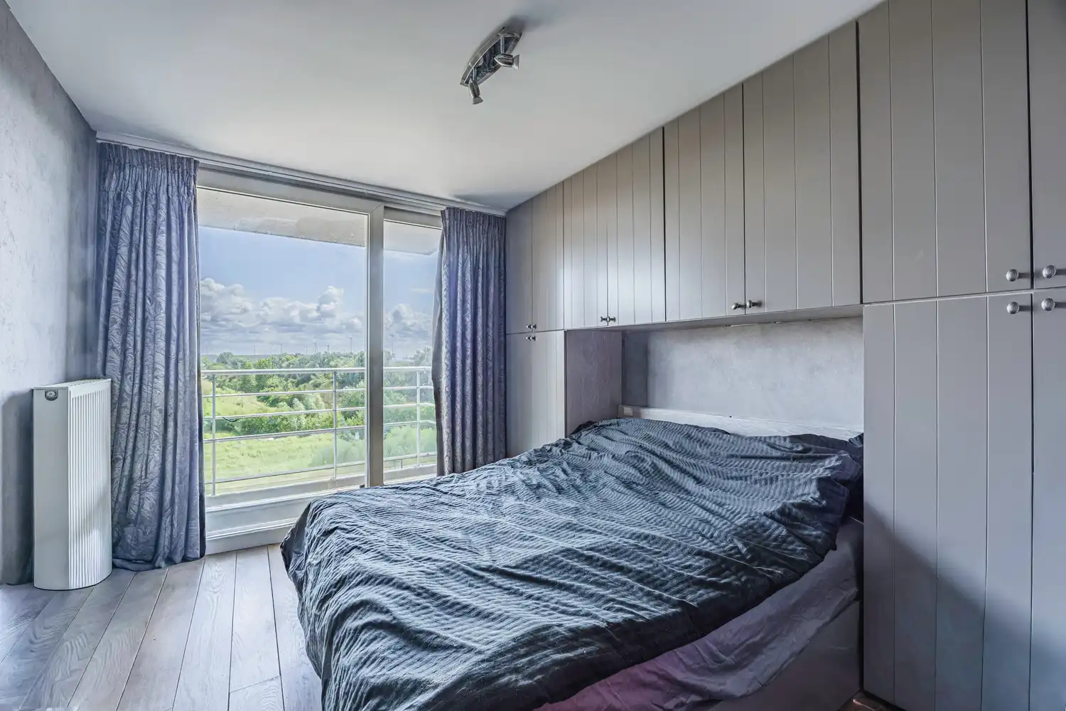 Ruim appartement met prachtig zeezicht foto 13