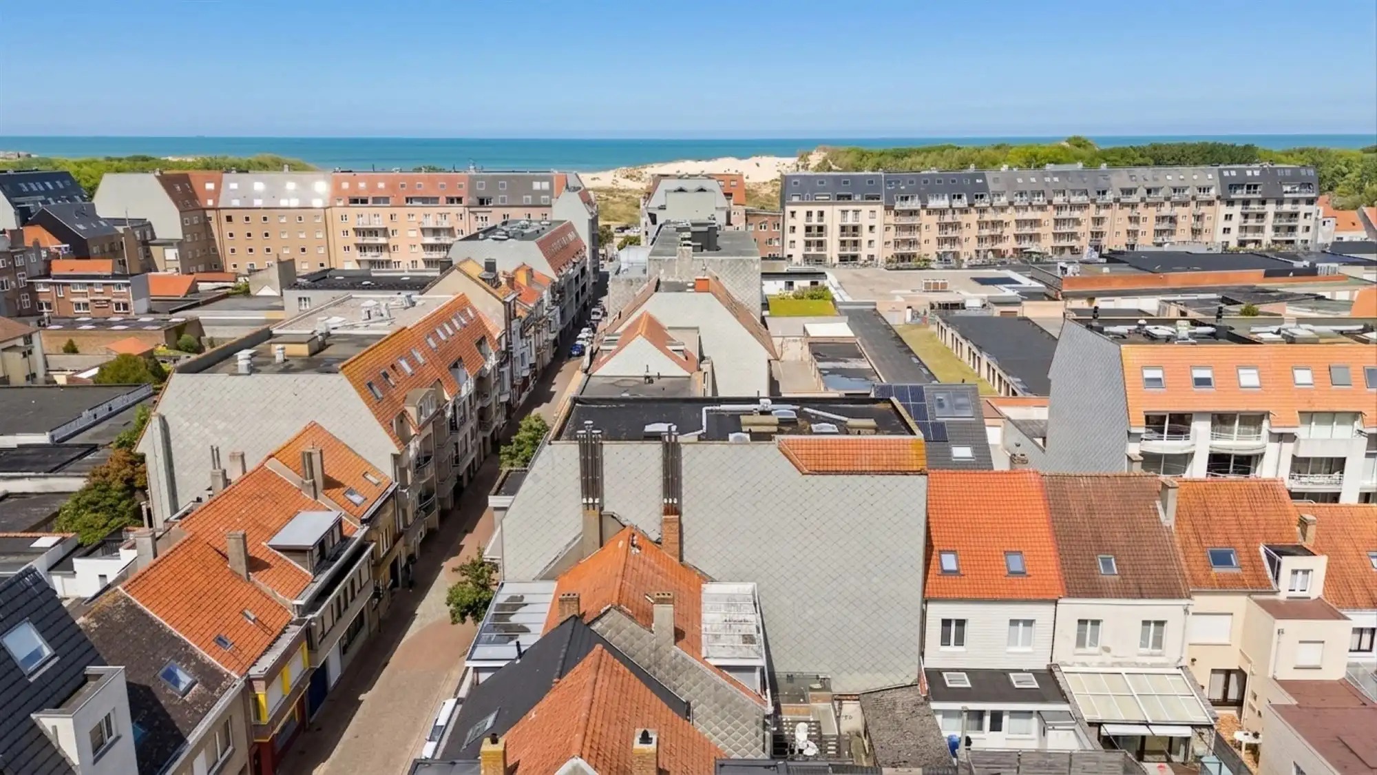 Instapklaar duplexappartement met zonneterras op toplocatie in Bredene foto 19