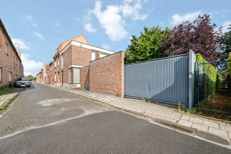 Instapklare architecturale woning met prachtige tuin en uitstekende ligging foto 28
