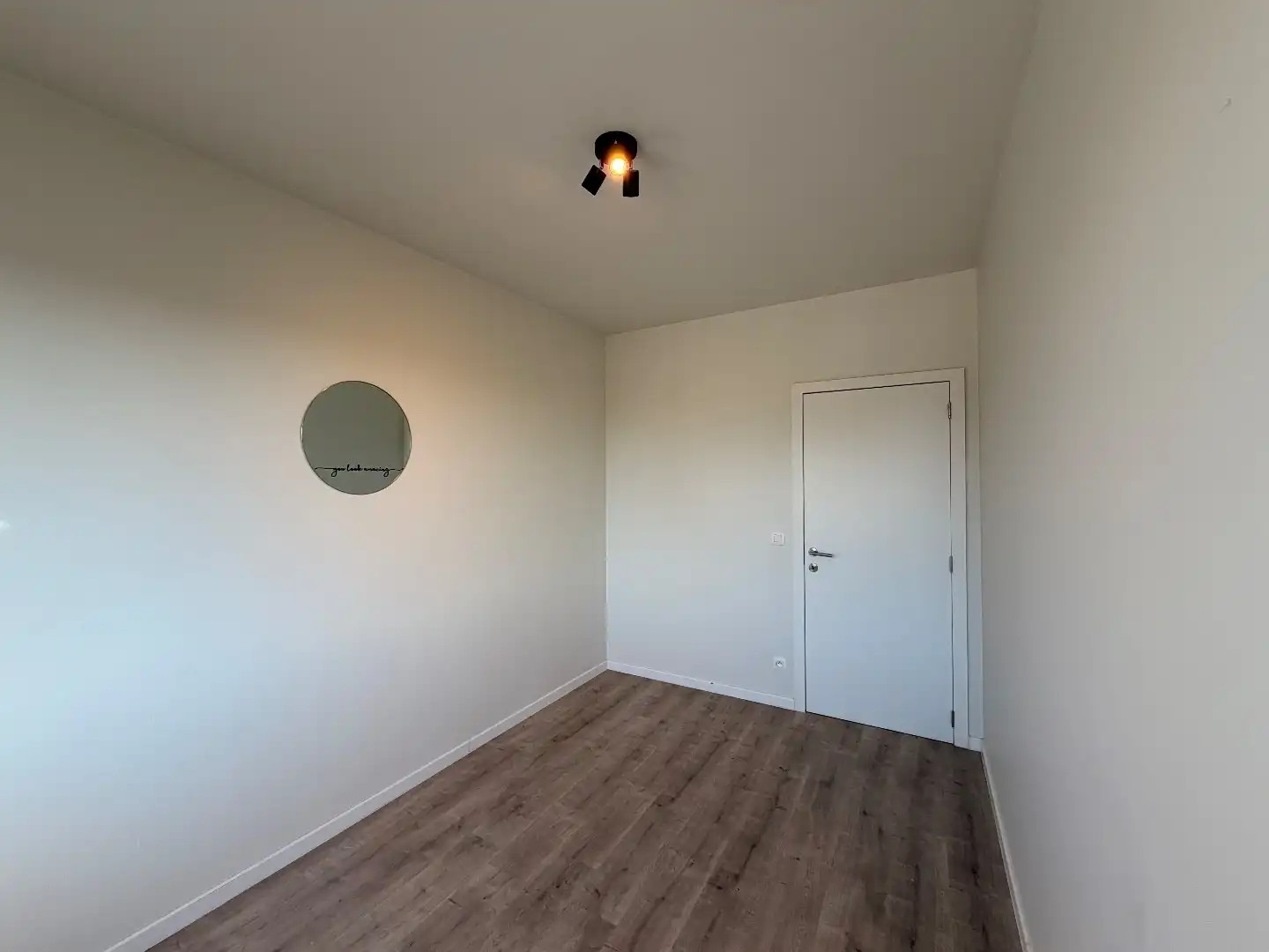 Instapklaar appartement met twee slaapkamers op een rustige ligging te Lint! foto 14