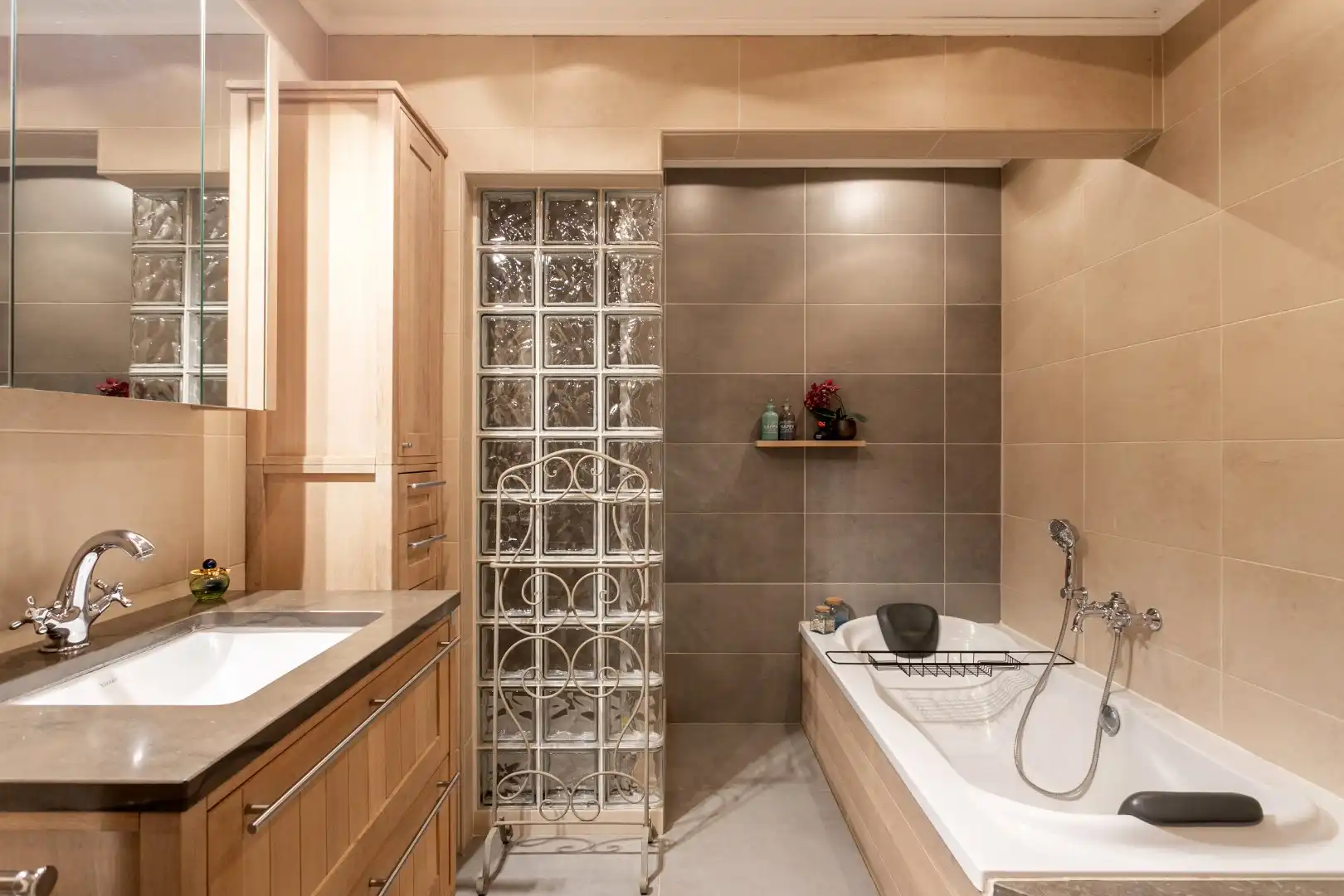 Bel-étage te koop met 3 slpks, terras en garage op +- 4,5are foto 20