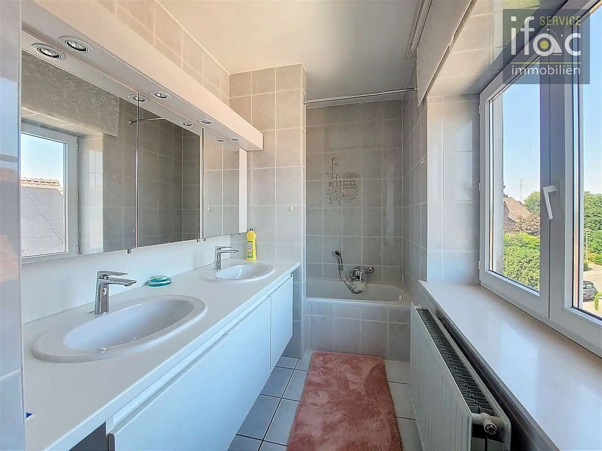 Fantastisch gelegen villa met panoramisch uitzicht  foto 24