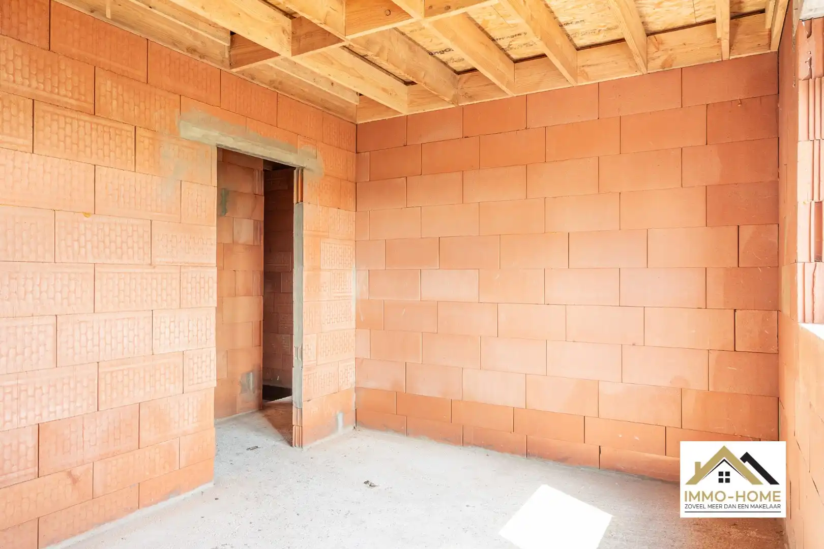 HOB casco woning met héél veel potentieel foto 17