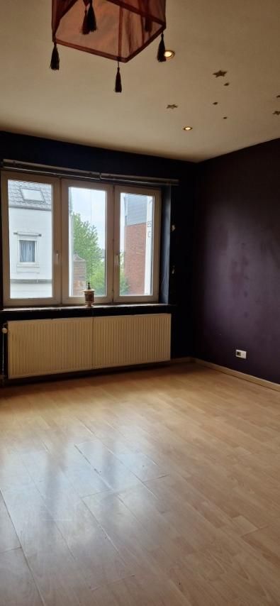 Ruime EENGEZINSWONING met grote leefruimten, 2 slaapkamers en mooi terras, woning met mogelijkheden, op 1 are 33 ca. foto 16