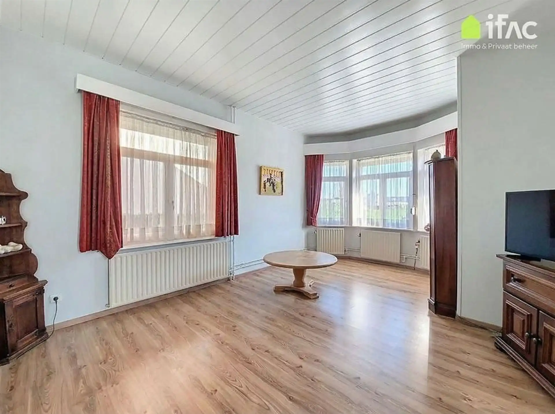 Rustig gelegen villa met atelier ±60m² op 10,25a foto 4