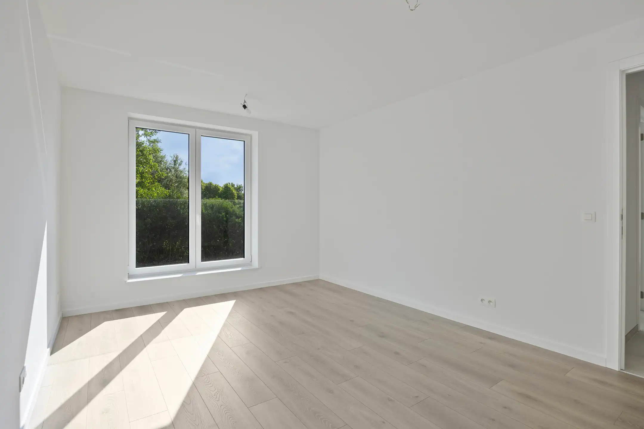 Nieuwbouwwoning met 6 slaapkamers & 3 badkamers (aan 6% btw) foto 14