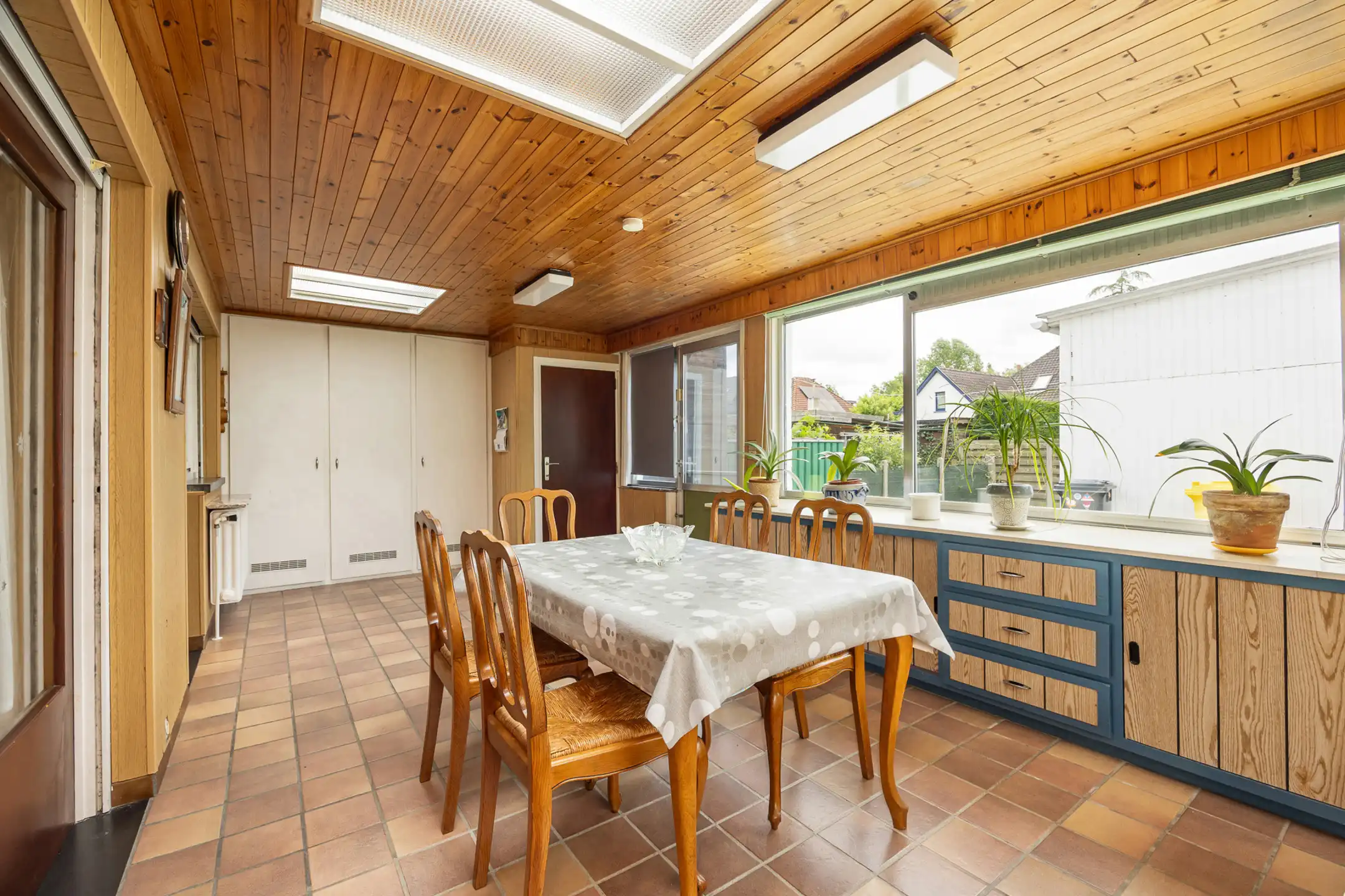  Halfopen bebouwing met tuin en garage foto 11