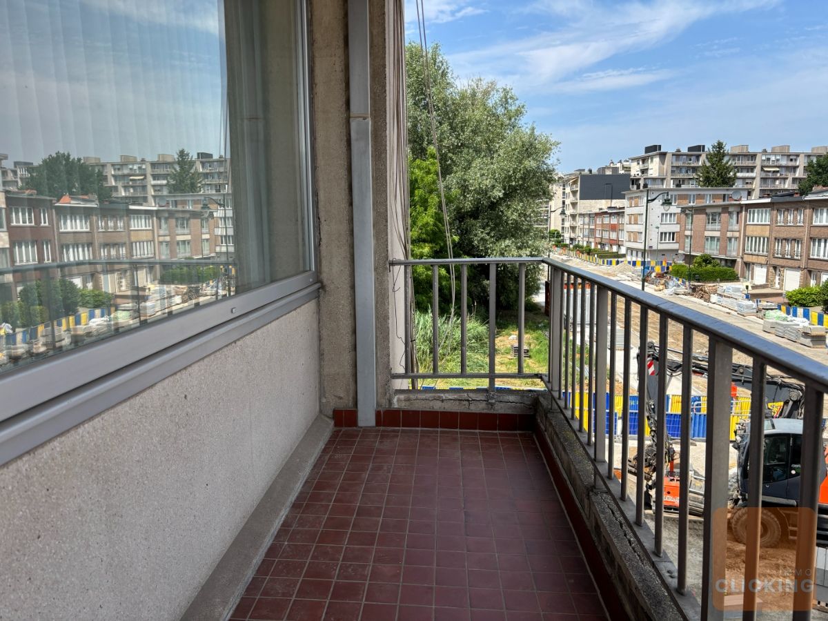 Lichtrijk 2 slaapkamer appartement met terras foto 6