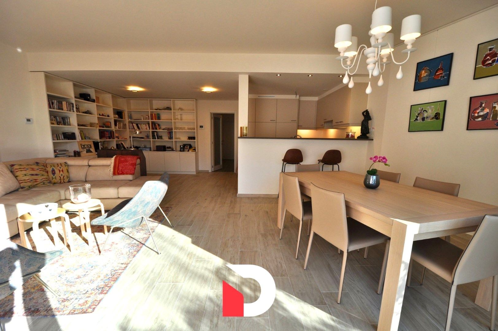 Ruim en instapklaar appartement met 2 slaapkamers, parking op een rustige groene omgeving te Brugge foto 3