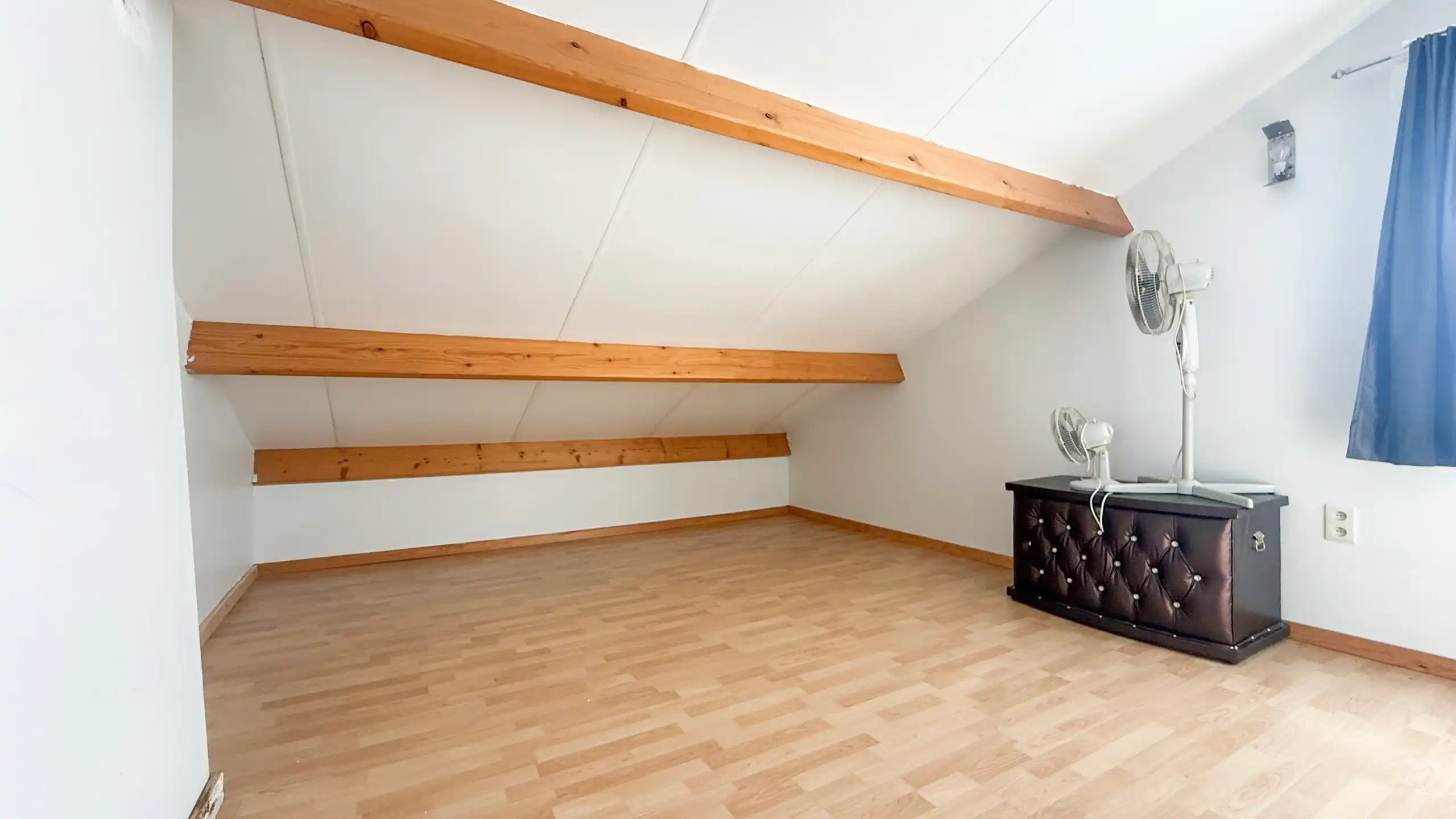 Ruime woning met 4 SLPK op een toplocatie! foto 41