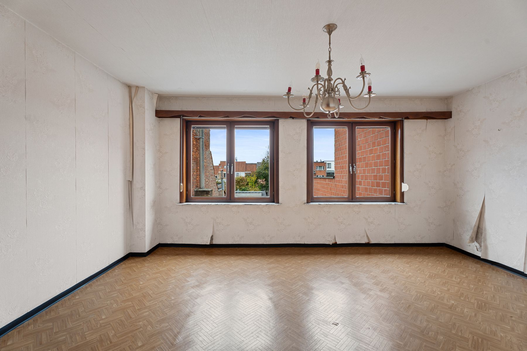 Te renoveren woning met potentieel in centrum Wetteren! foto 8
