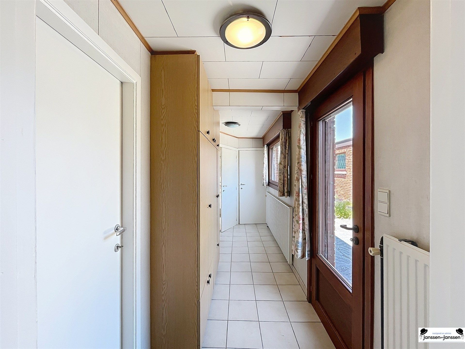 Te renoveren halfopen gezinswoning met potentieel in Gooreind (Wuustwezel) foto 9