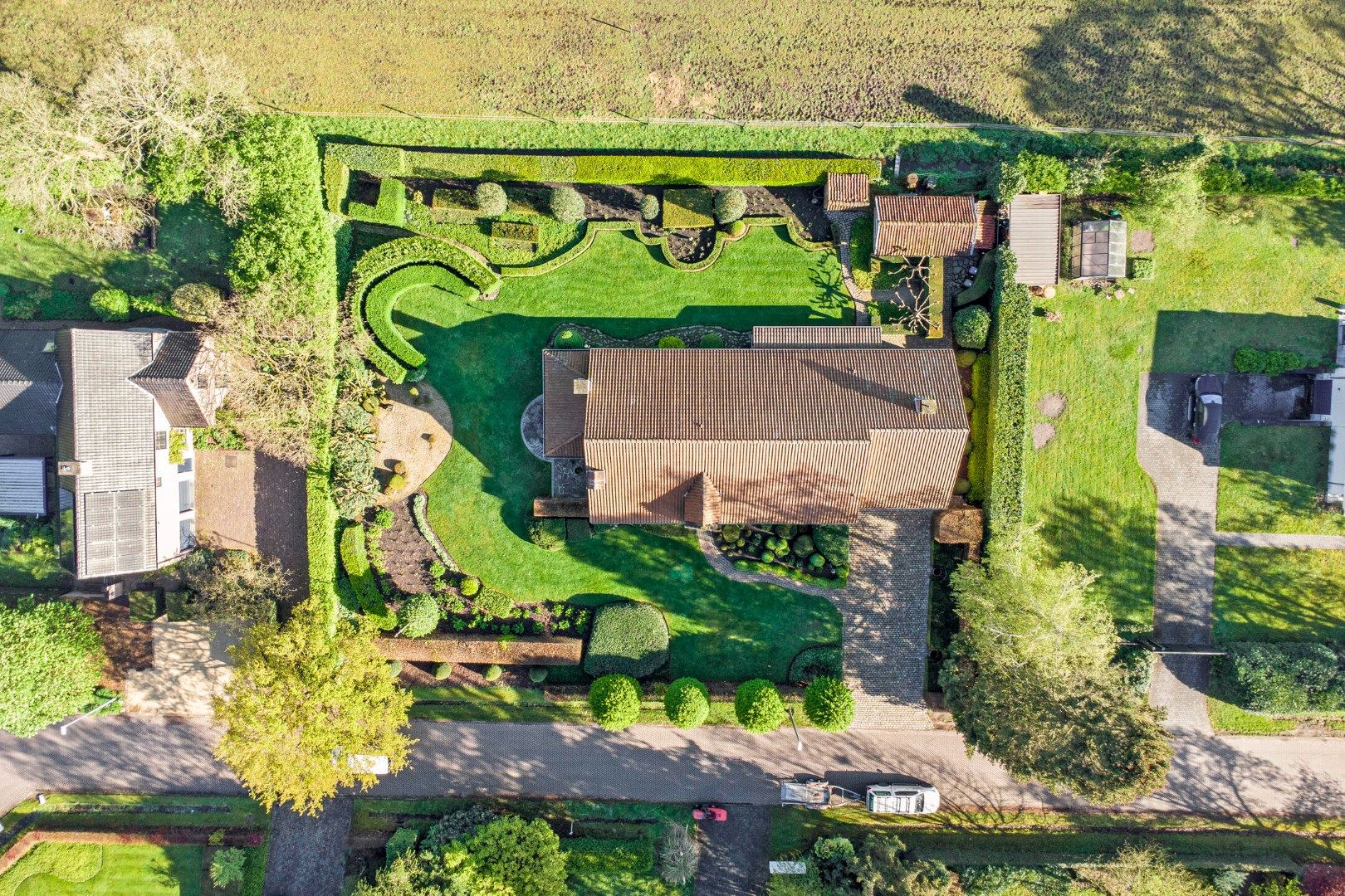 Ruim ingedeelde, goed onderhouden villa op een rustige locatie. foto 35