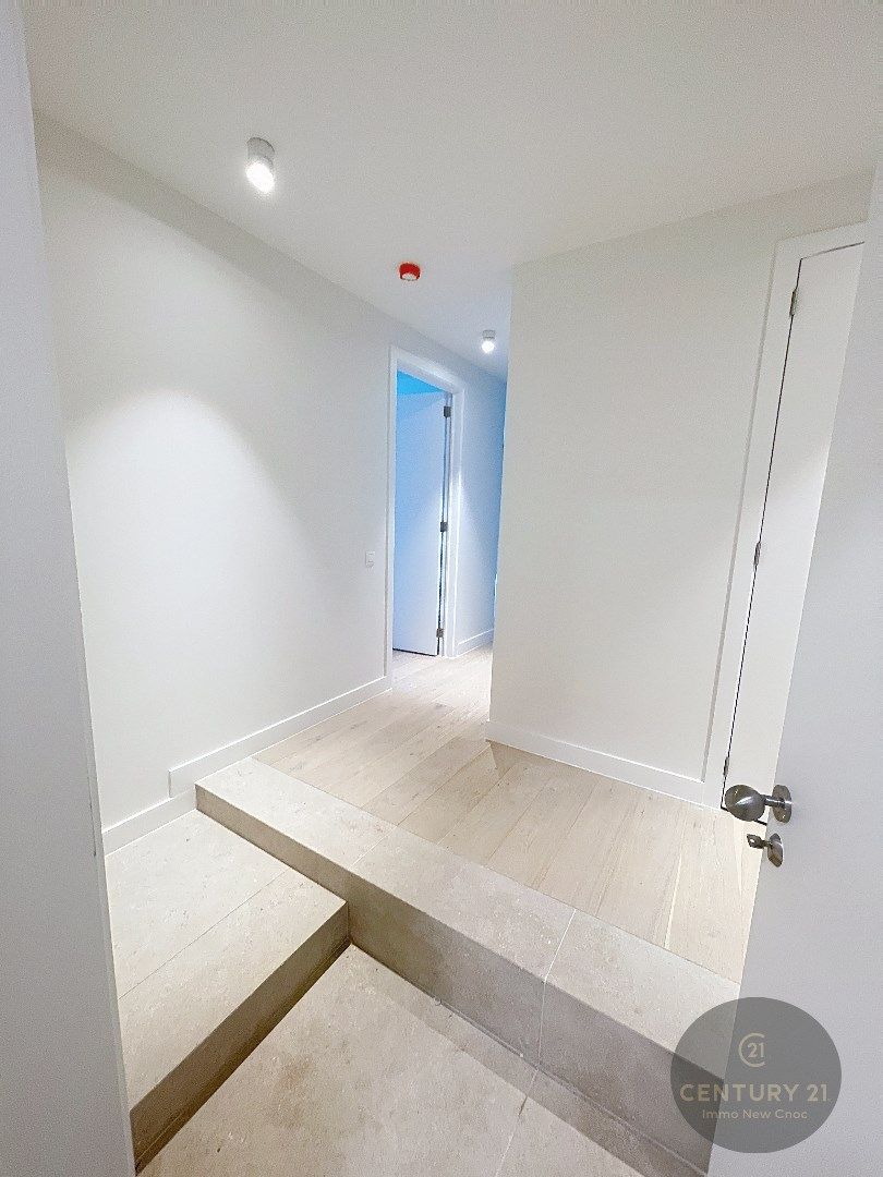 Luxe appartement met terras in residentie OYSTER, Knokke-Heist, 3 slaapkamers, bouwjaar 2025, nabij groentenmarktje, 100.00m² bewoonbare oppervlakte, 2.00 badka foto 3