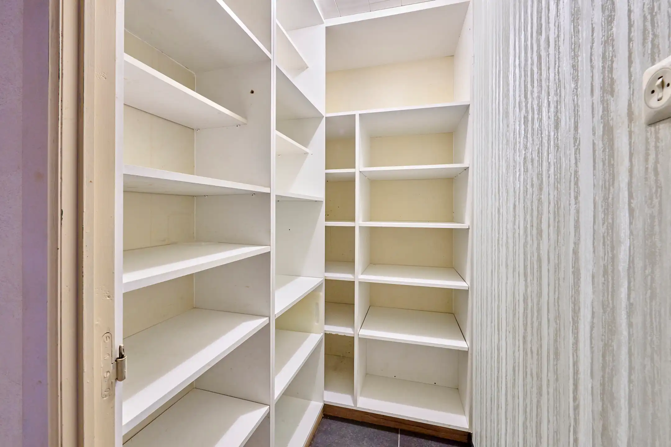 TE RENOVEREN WONING MET VEEL MOGELIJKHEDEN OP 3HA 54A38 CA foto 8