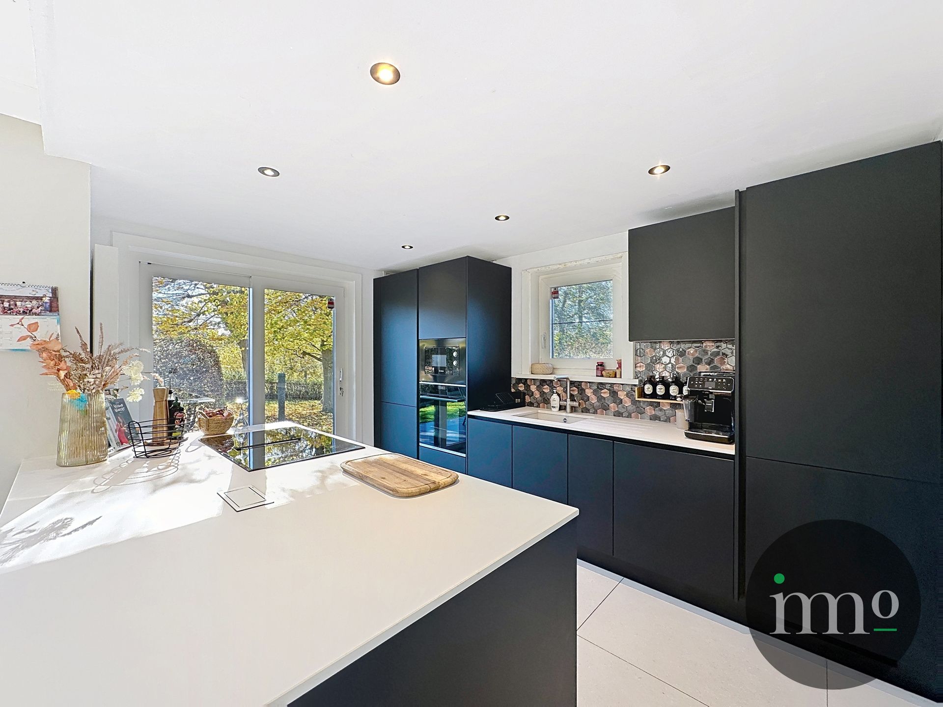 Gerenoveerde villa met tuin en 3/4 slaapkamers foto 8