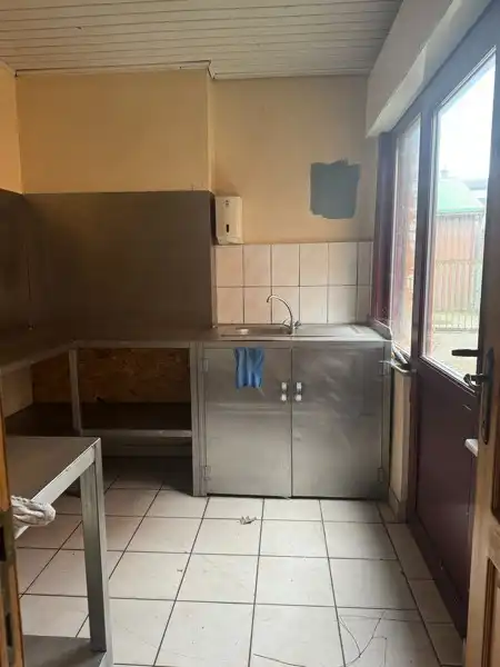 Handelspand met woonst op een strategische ligging. foto 12