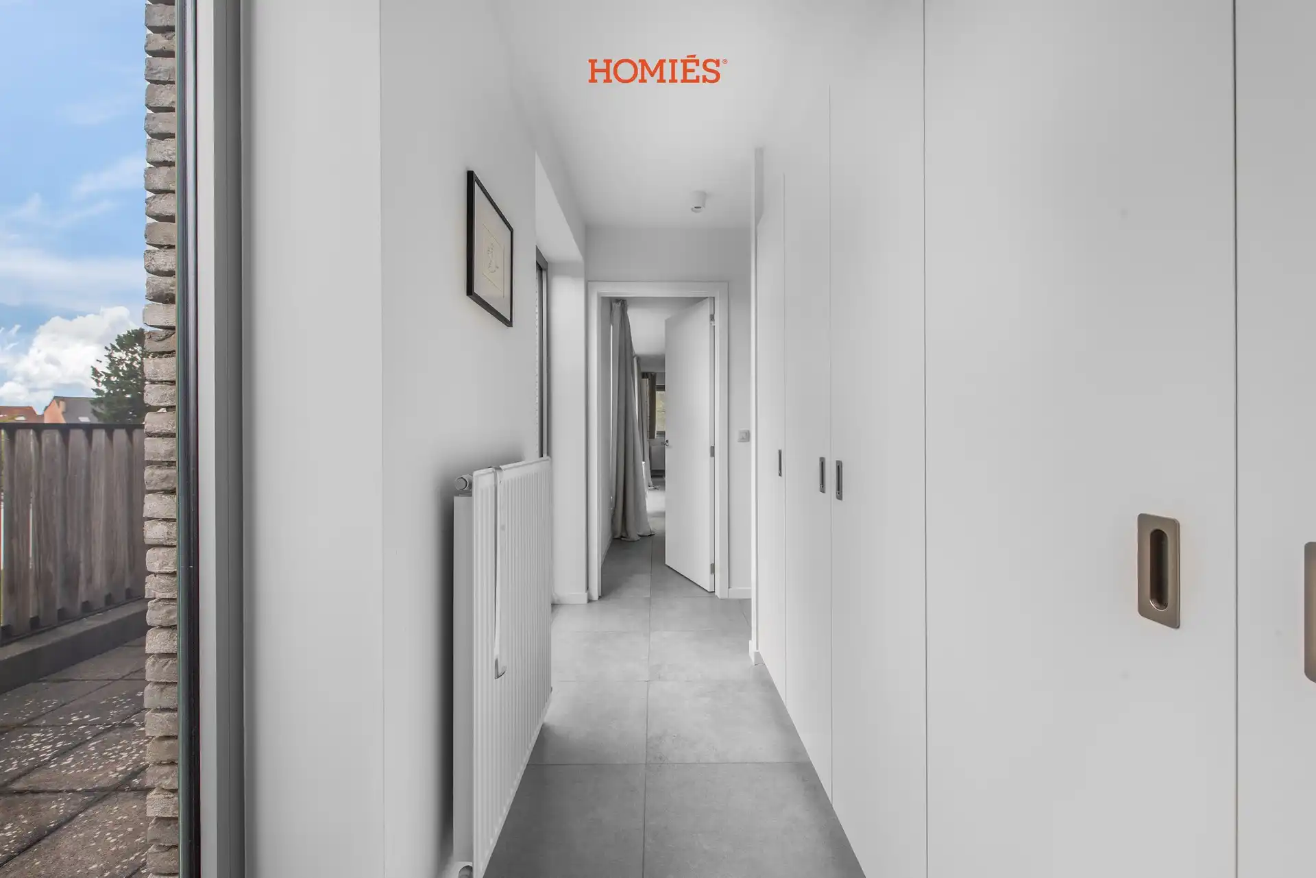Ruim 2-slaapkamerappartement met terras en staanplaats foto 6