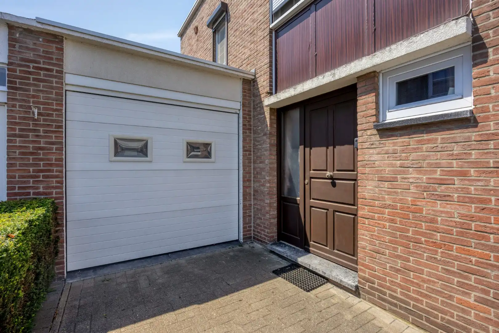 Gezellig ingerichte woning met garage en tuin - stadsrand Tongeren foto 4