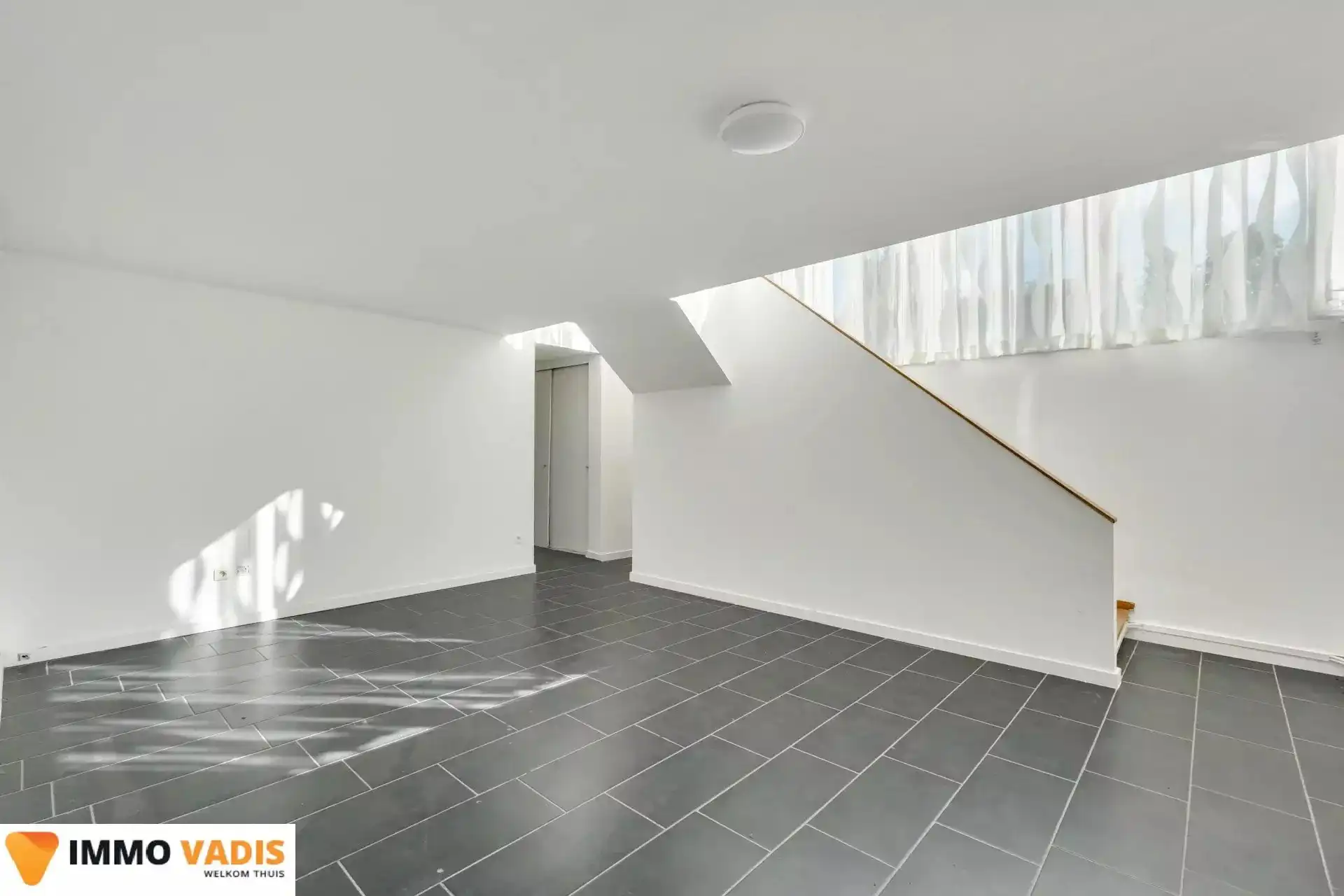 Ruim gelijkvloers appartement met  3 slaapkamers foto 10