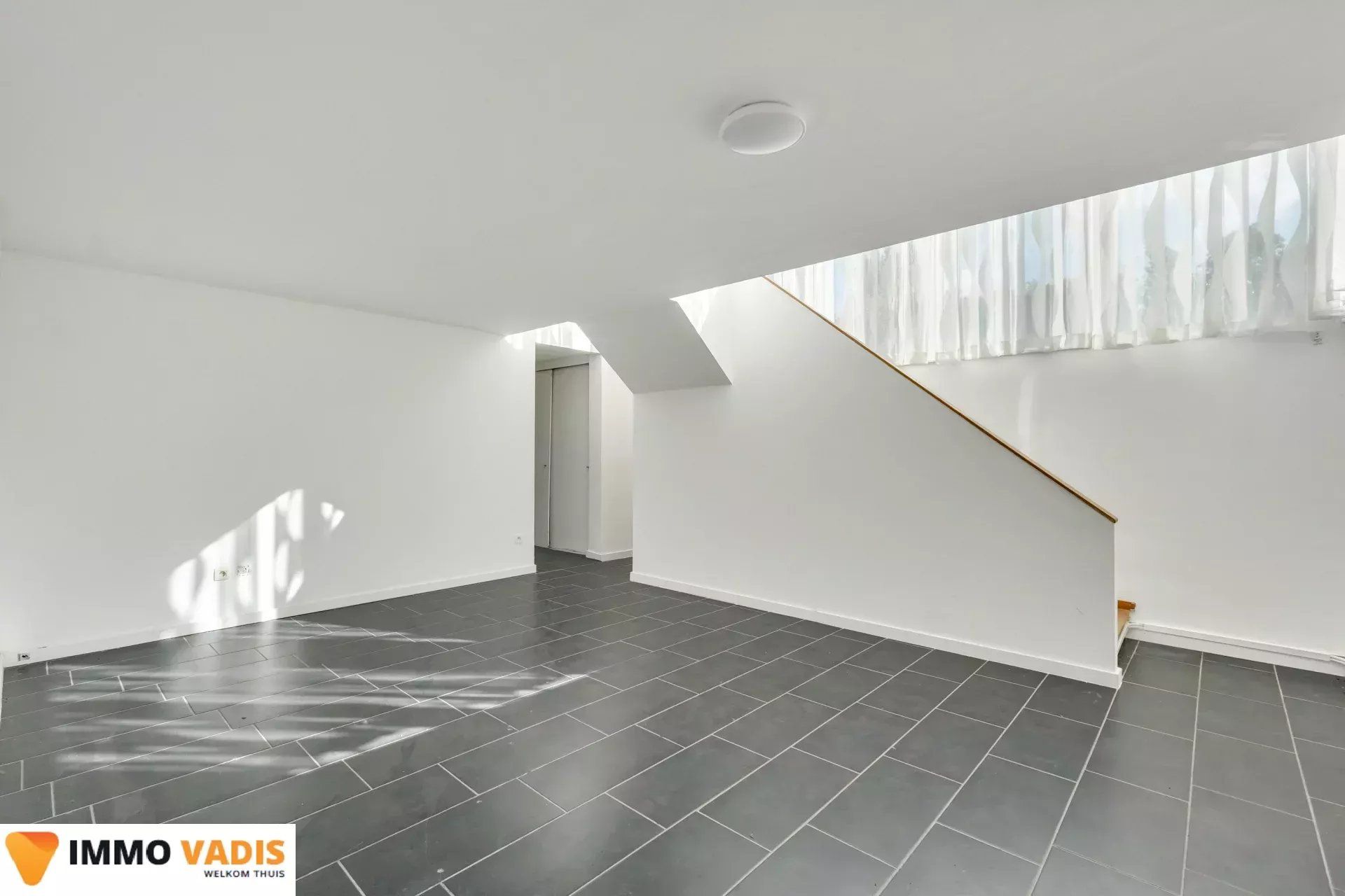 Ruim gelijkvloers appartement met  3 slaapkamers foto 10