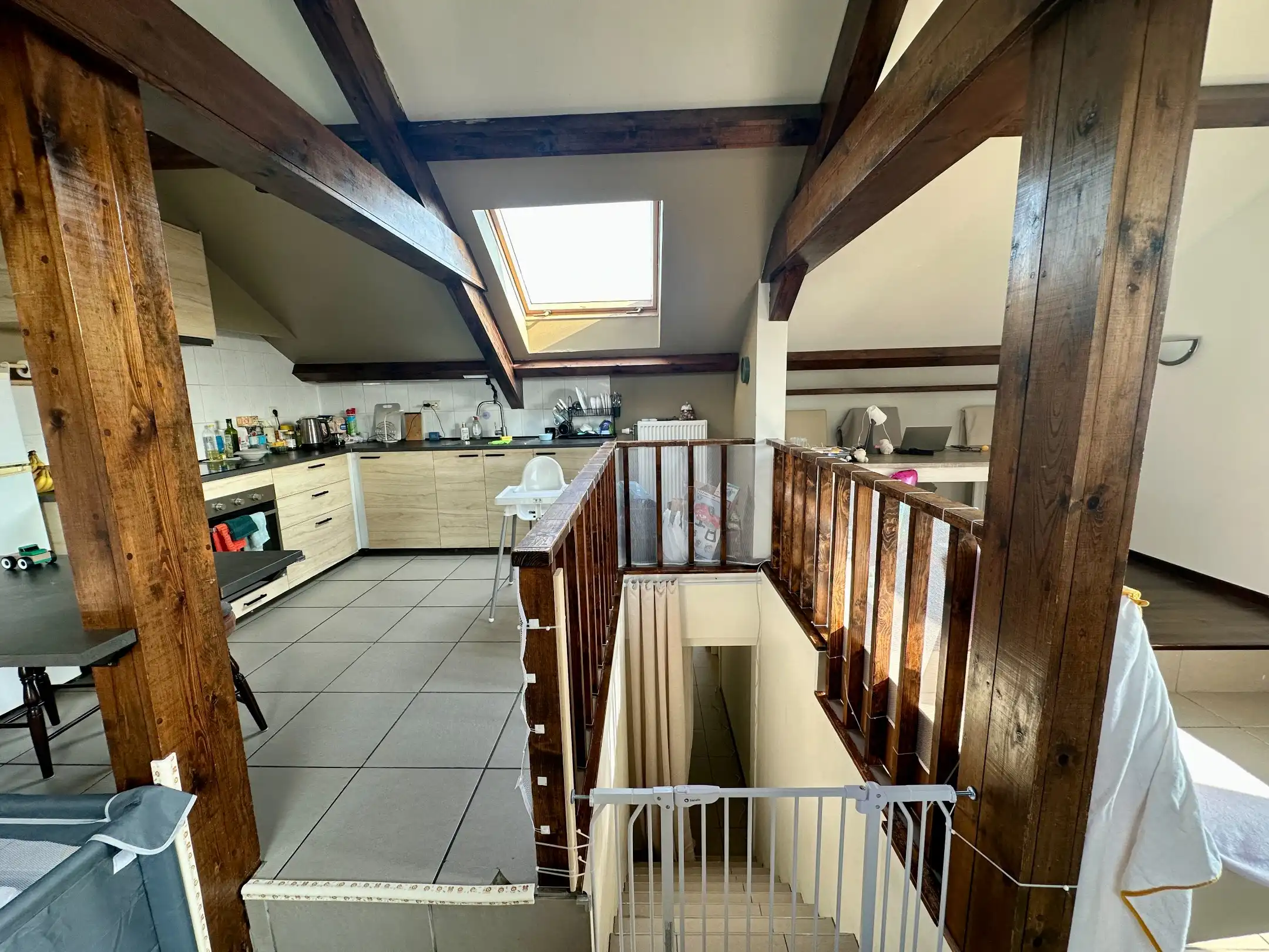 3 slaapkamer triplex met 2 staanplaatsen foto 7