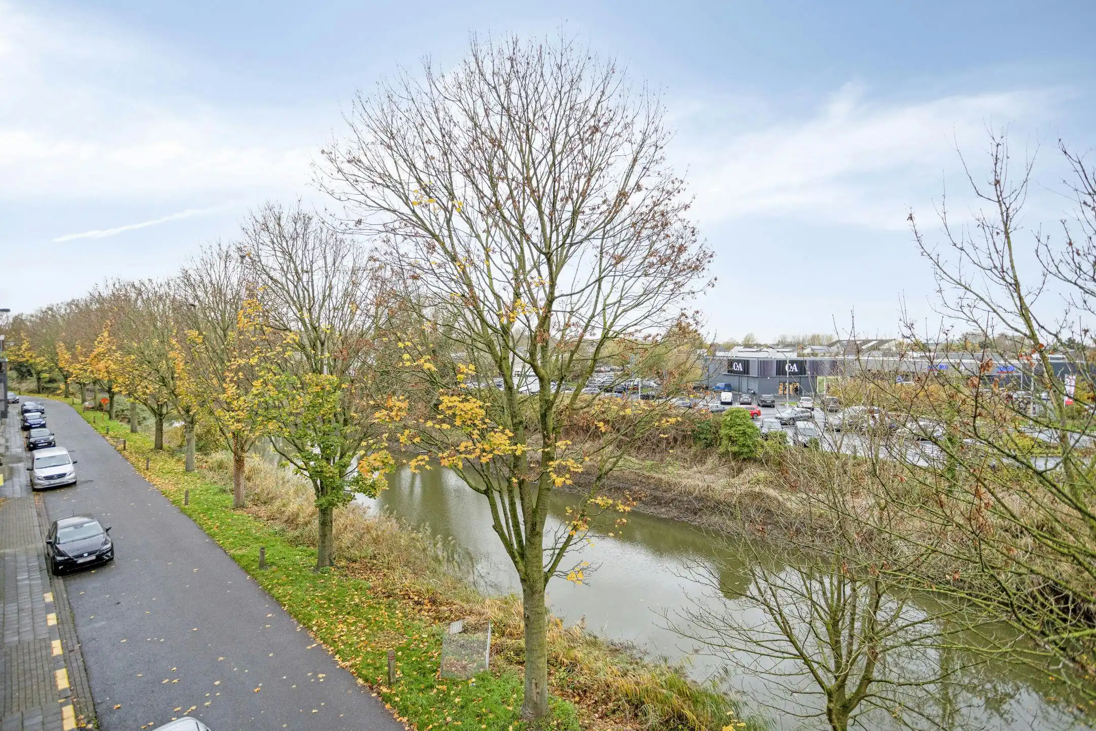 Appartement aan het water te koop met 2 slaapkamers en garage!  foto 8