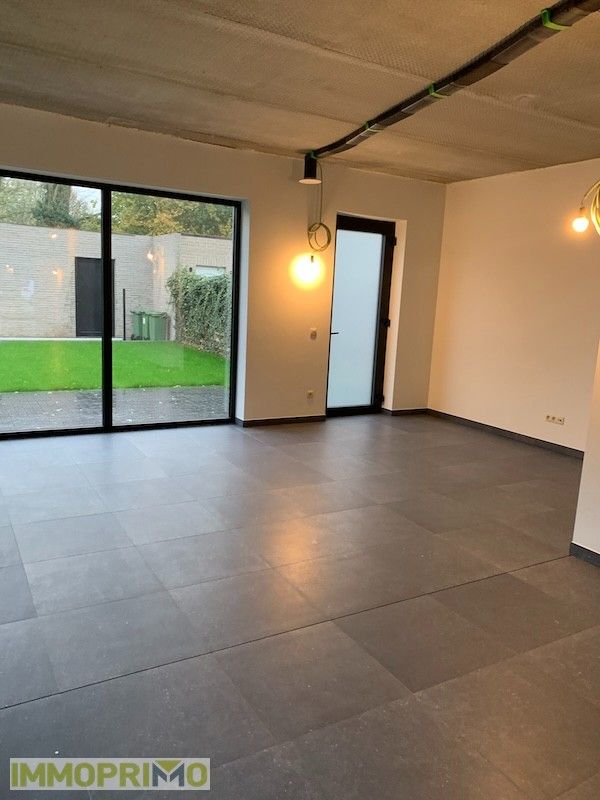 Nieuwbouw Praktijkruimte met Duplex Appartement (3 Slaapkamers) en Tuin foto 7