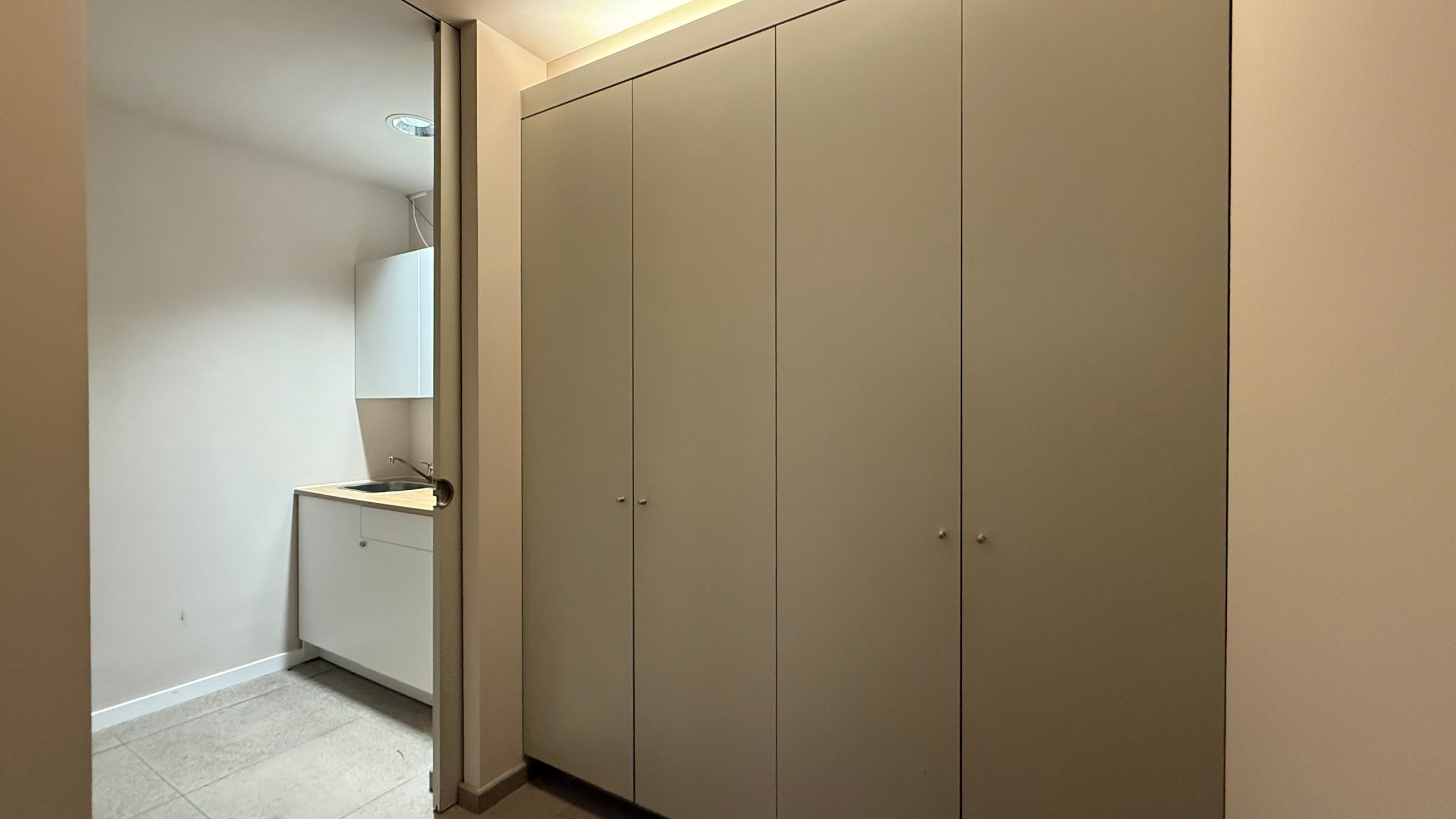 trendy handelsruimte in Hoopnatie aan Scheldekaaien foto 12