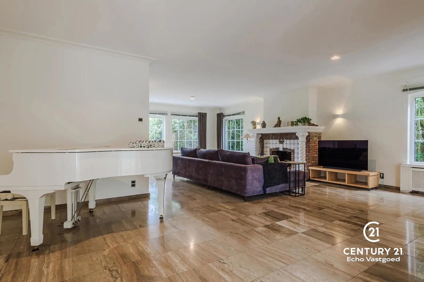 Ruime villa met kantoor, binnenzwembad, mooie tuin op 3172m² foto 6