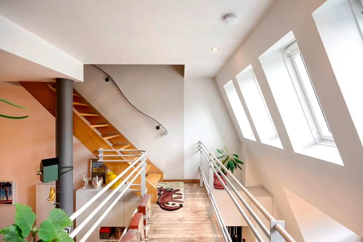 Aantrekkelijk burgerhuis met zonnige tuin en voormalig atelier foto 12