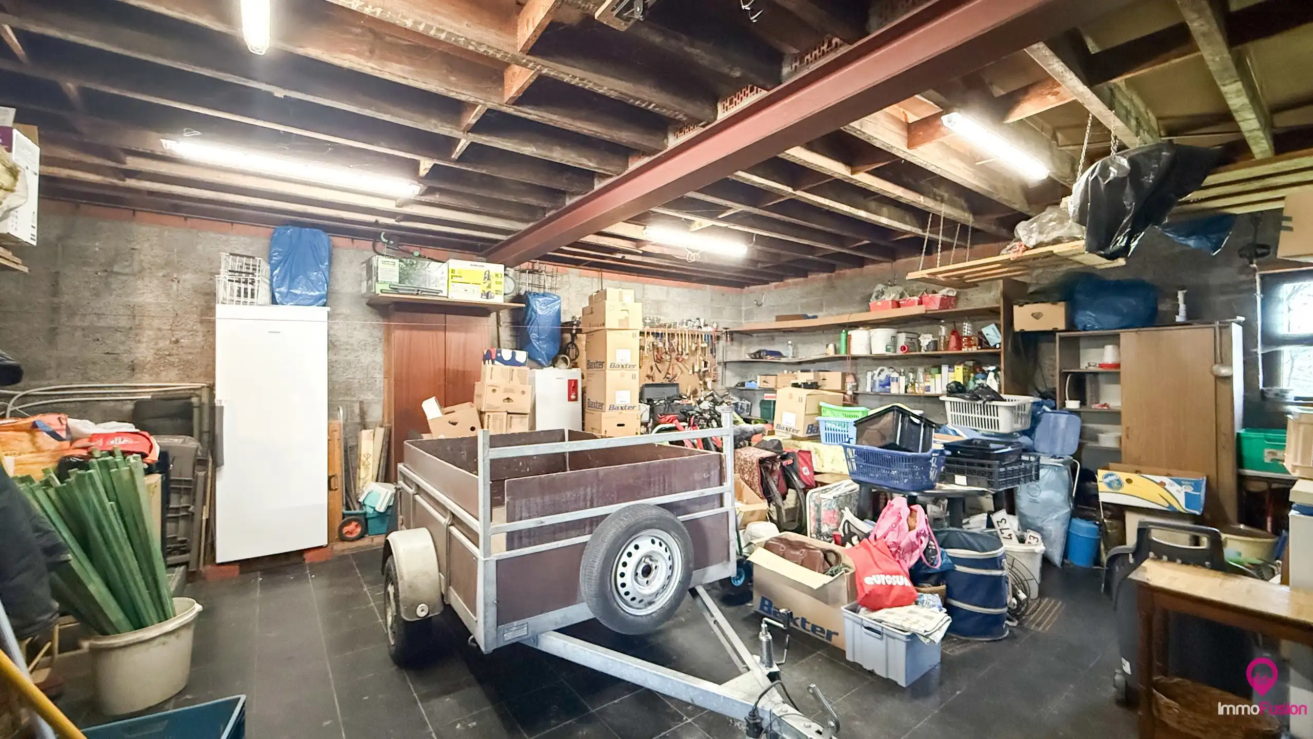 Ruime gezinswoning met zeer grote garage of opslagruimte! foto 17